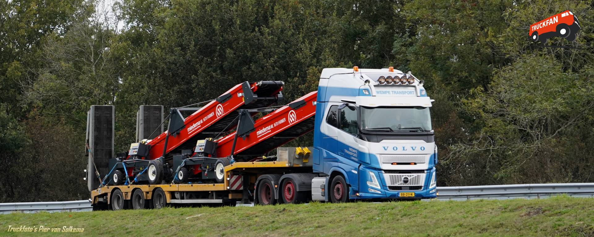 Volvo FH Aero van Bedrijf Wempe op de A7 bij Sneek