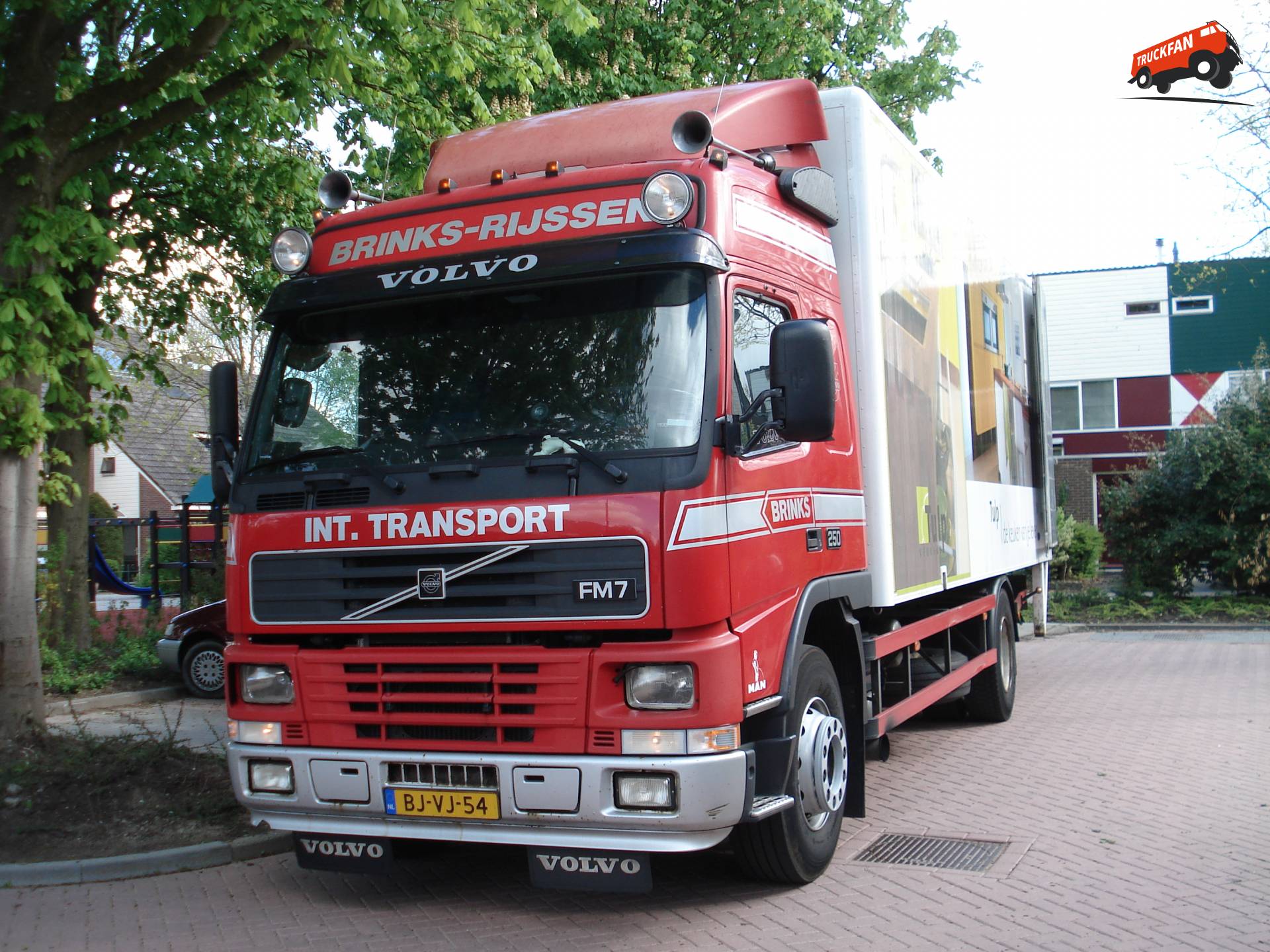 Volvo FM7 vrachtwagen van Brinks Transport