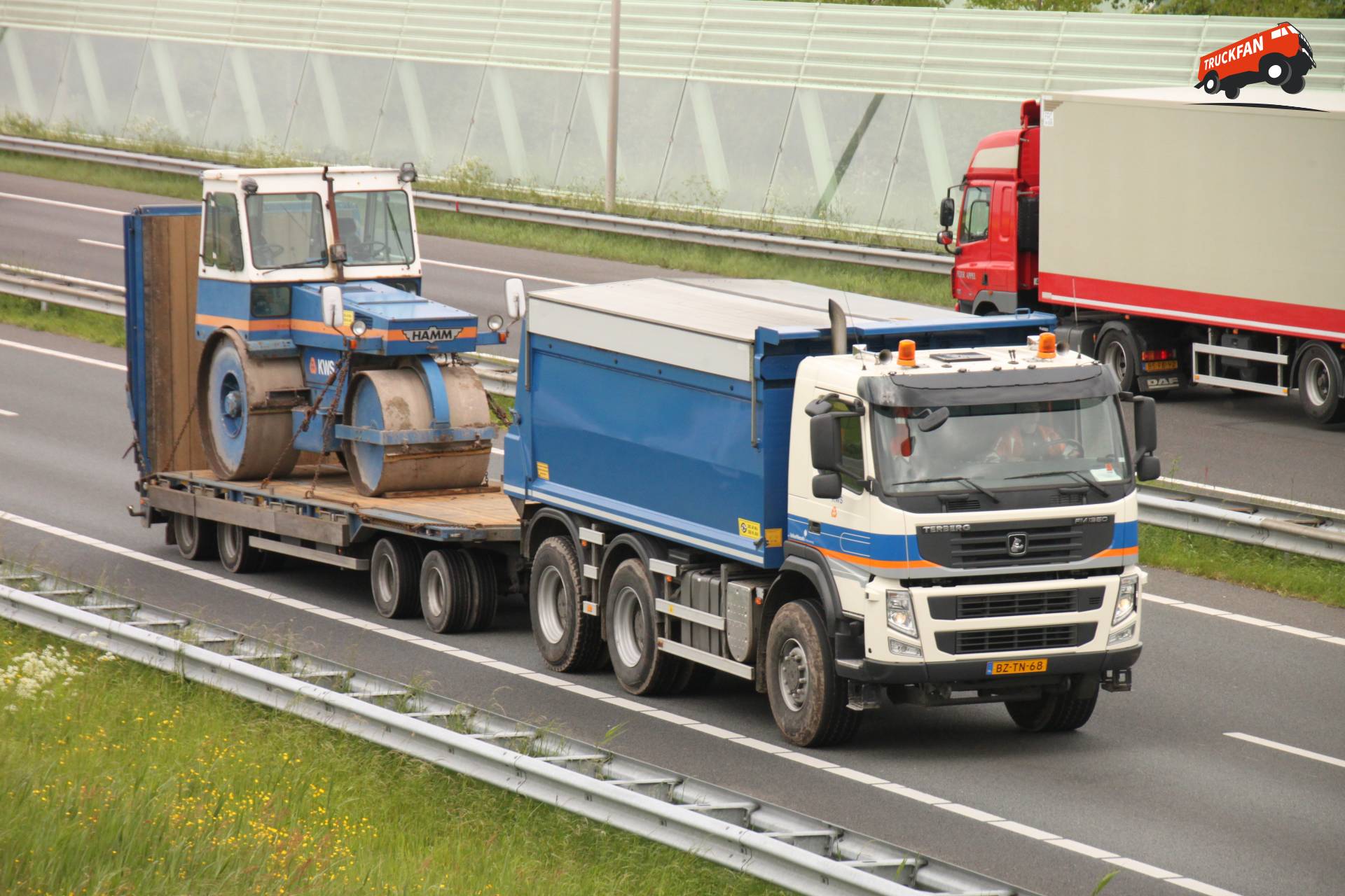 Terberg FM1350 in actie bij KWS Infra op 12 mei 2014