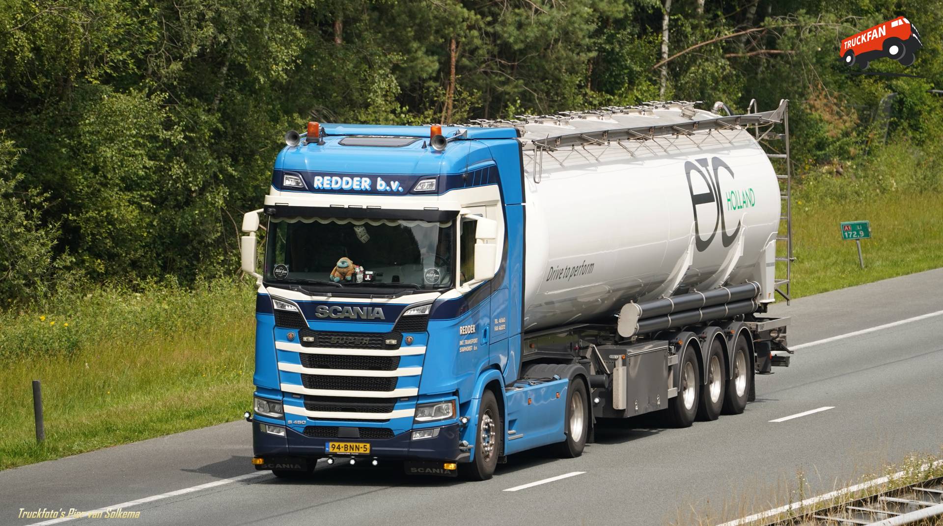Scania S450 van Redder op de A1 bij Oldenzaal