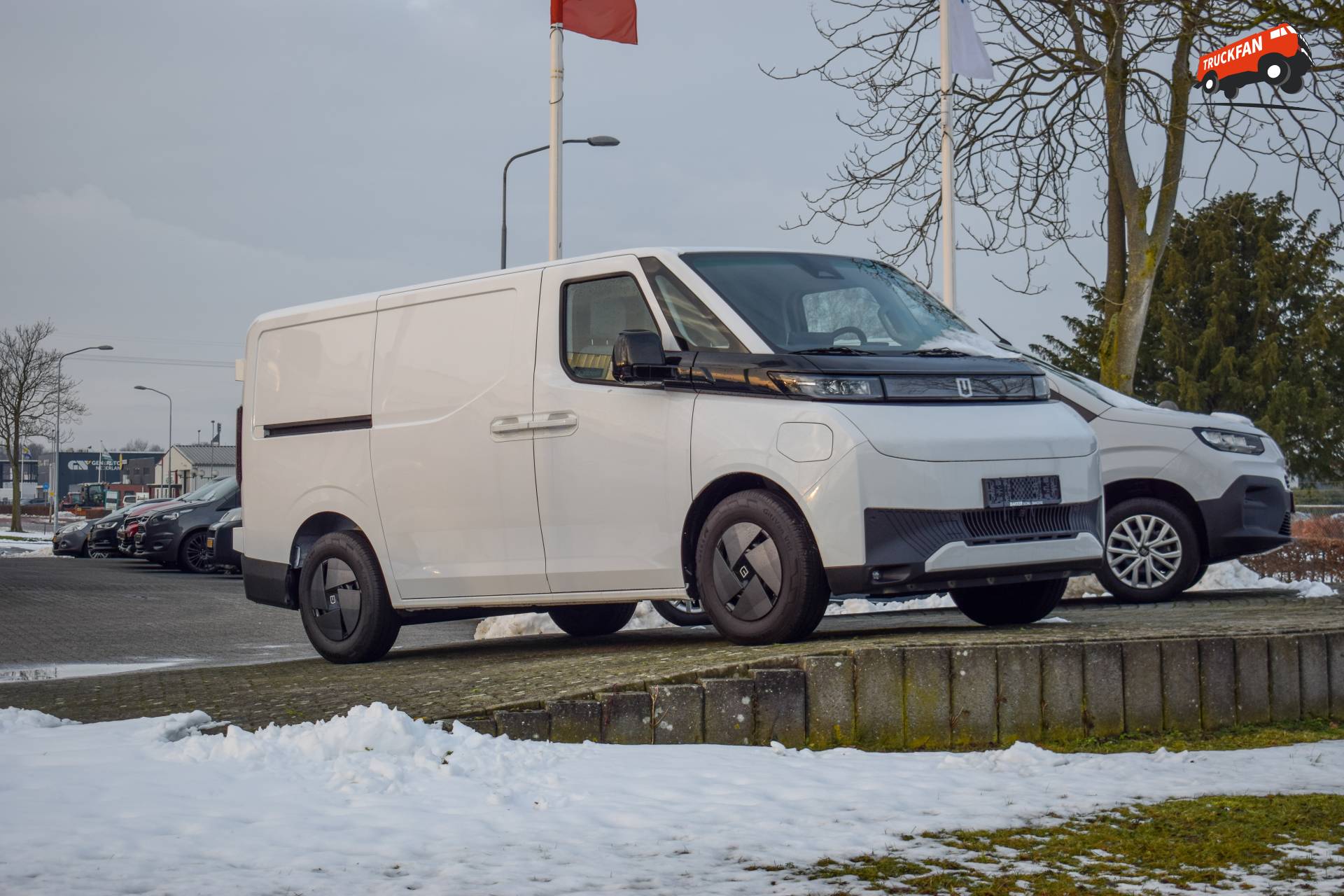 Farizon SV L2H2 bij Bakker Bedrijfswagens in Stadskanaal