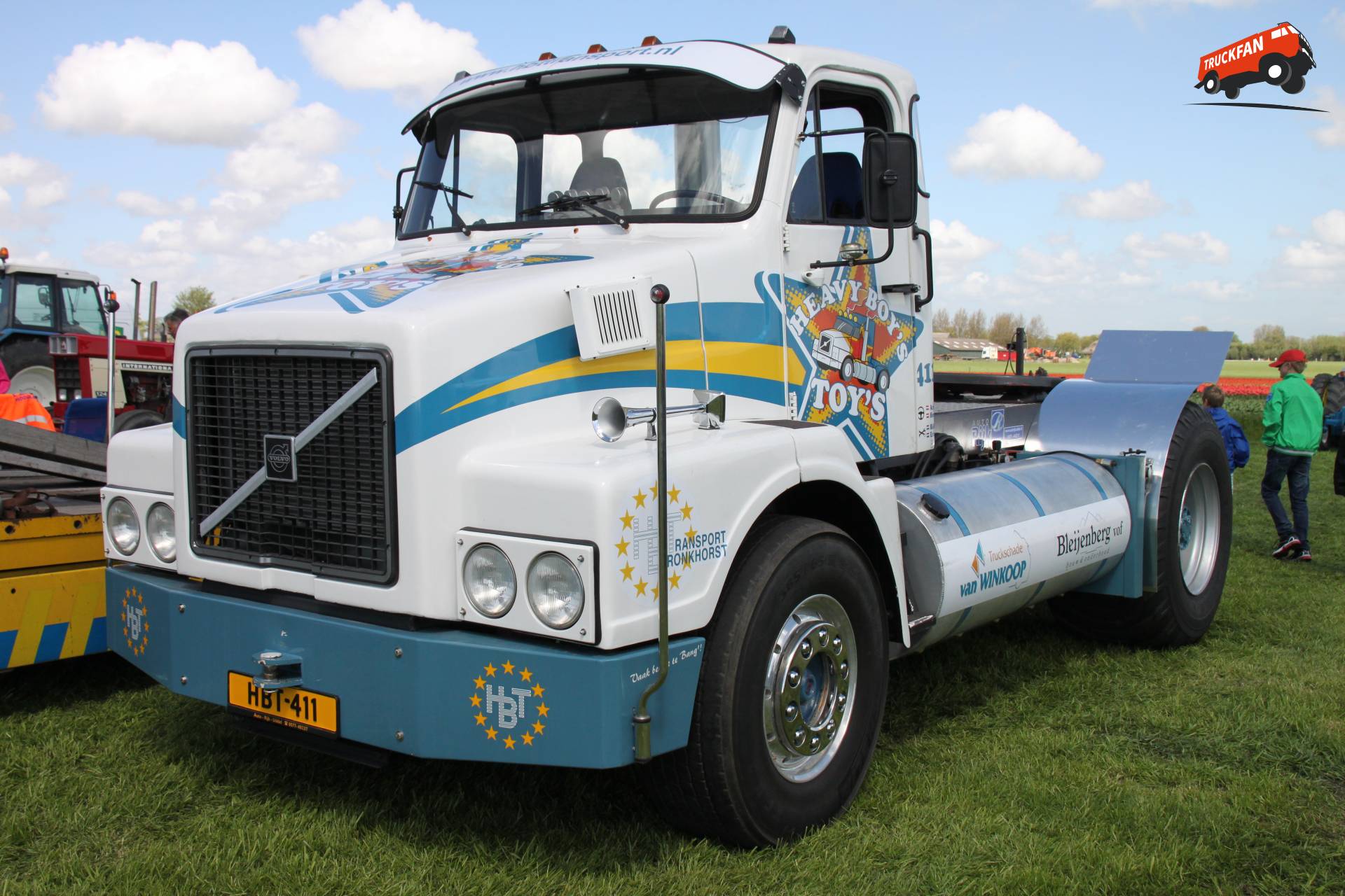 Volvo N7 tractor bij Tractor Pulling Hensbroek 2013