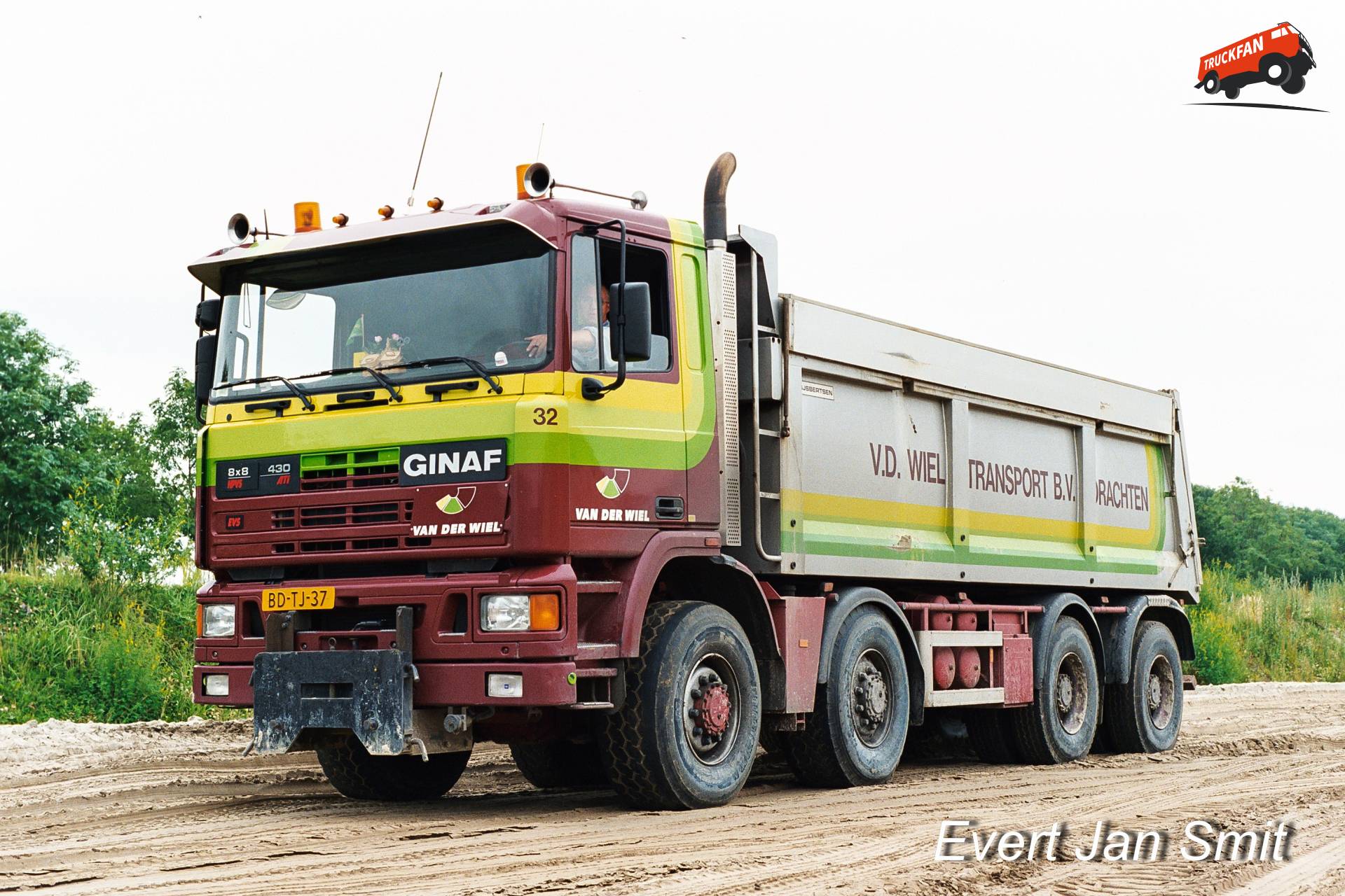 Ginaf fleet number 32 at sandpit Groene Ster Leeuwarden 1999