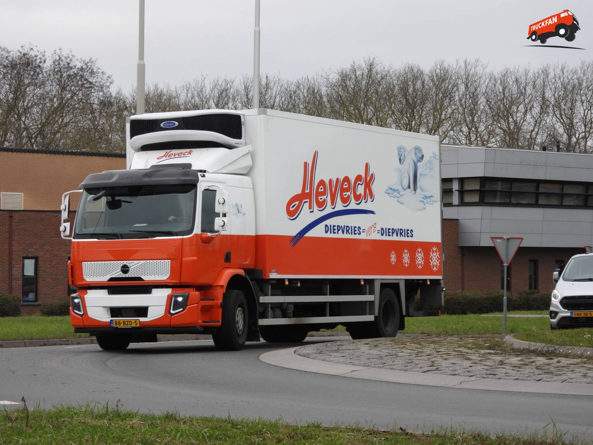 Volvo FE 320 4x2 truck in Schoonhoven 2026