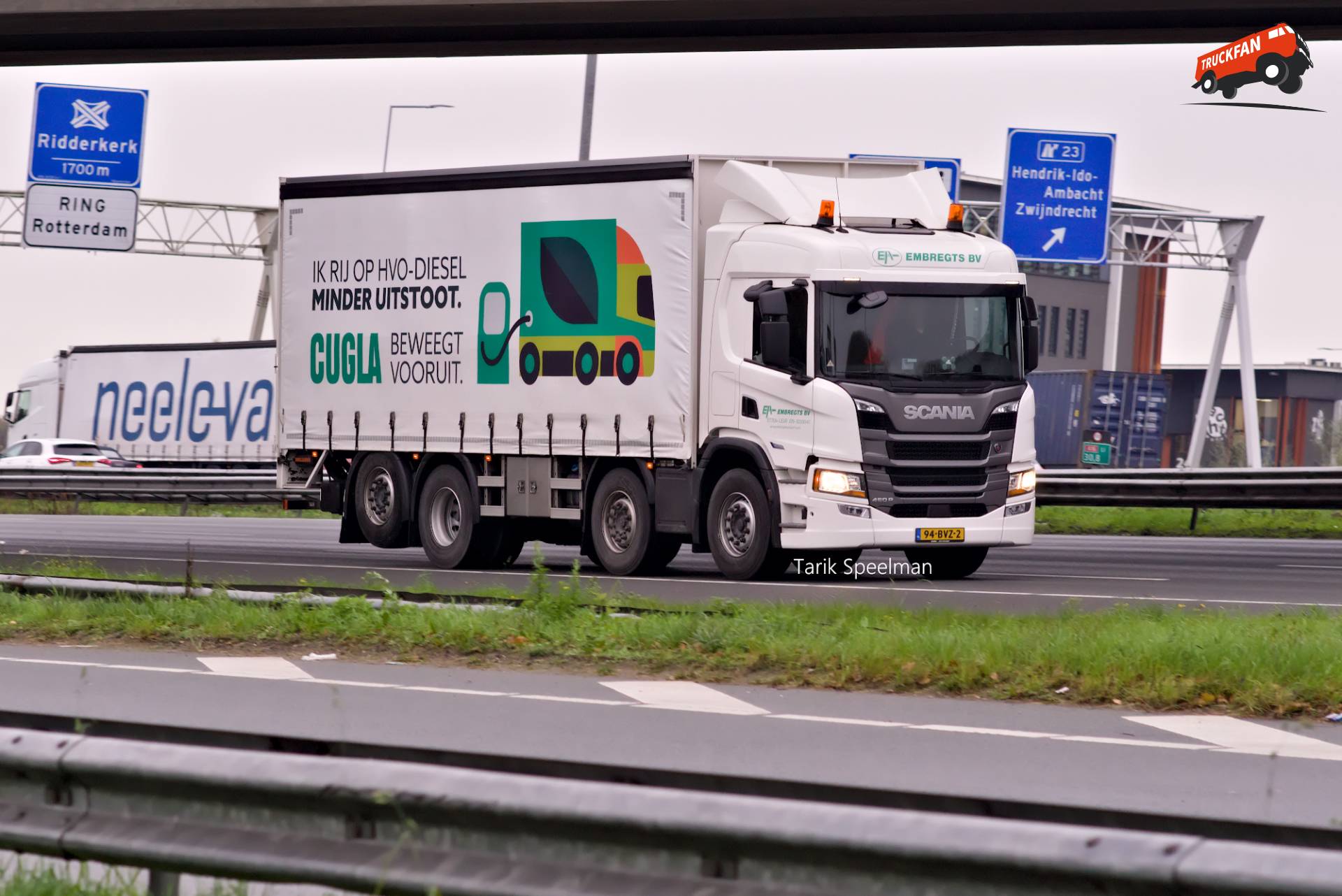 Scania 460P van Embregts op de A16