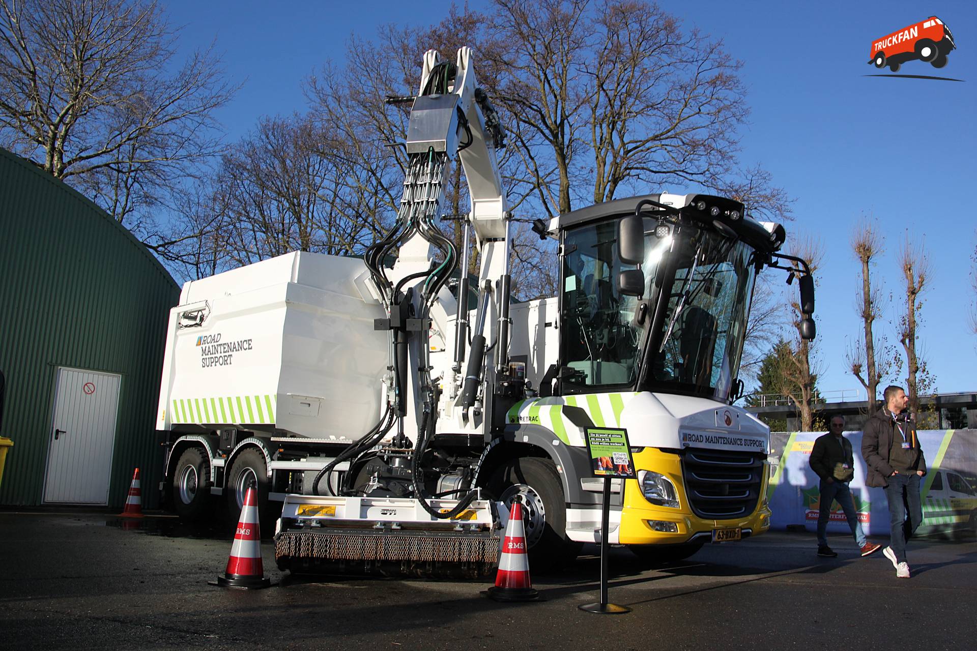 GINAF O6 4341 S-H truck in Amsterdam