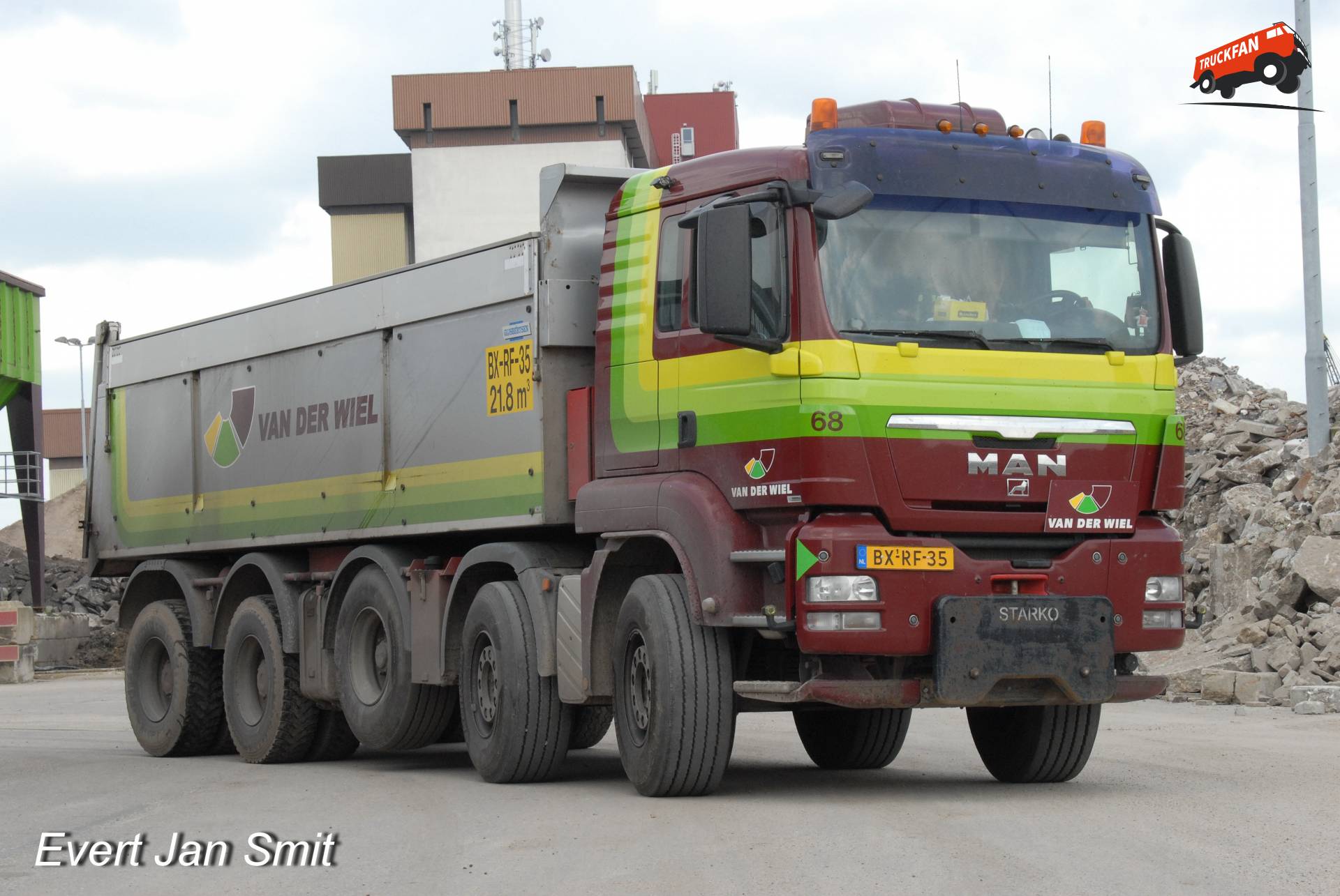 MAN WVT TGS 50/440 10x4 truck with Gijsbertsen tipper