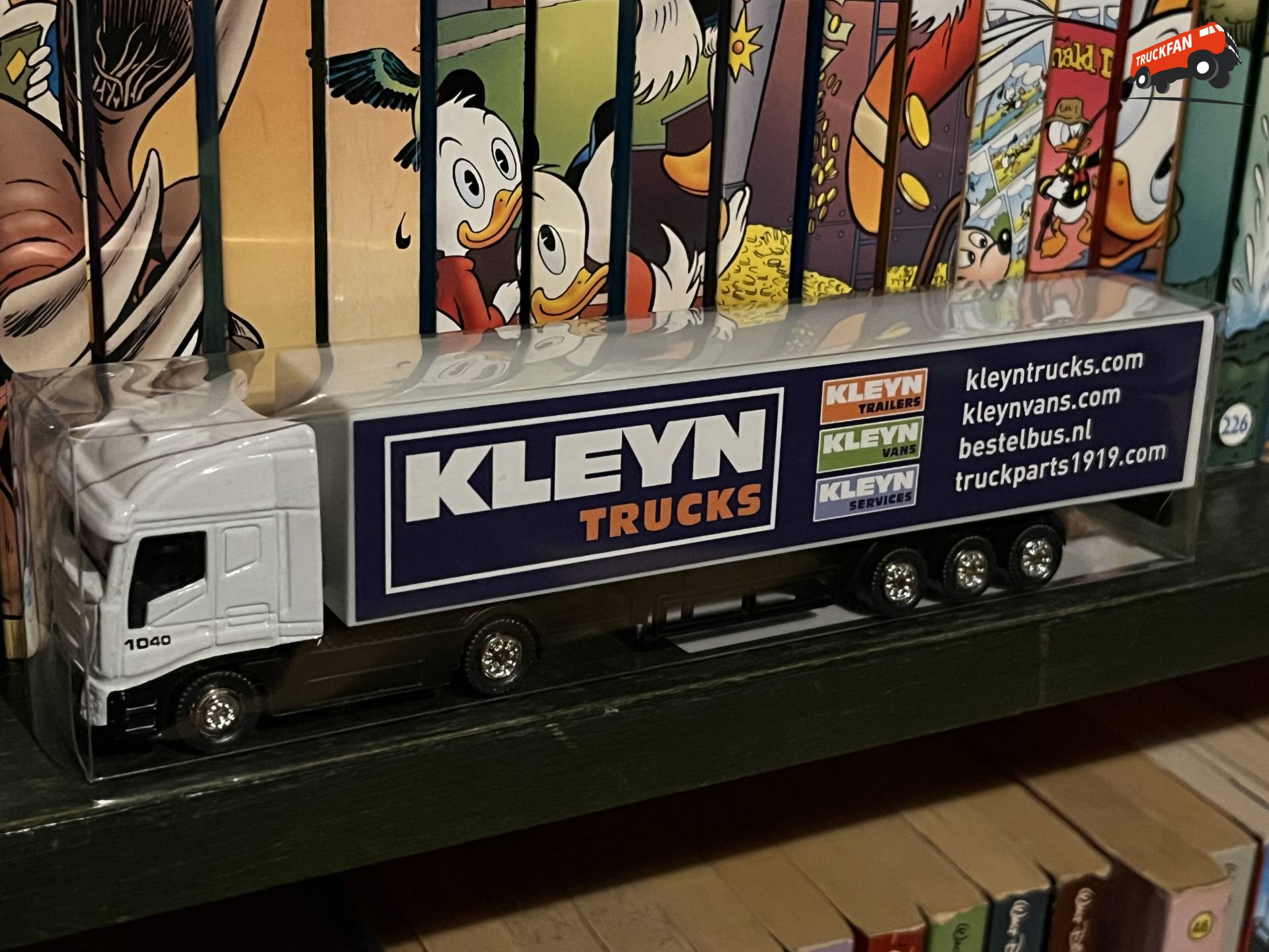 Iveco Stralis model als give-away van Kleyn Trucks