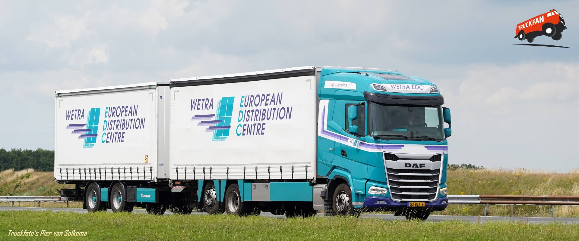 DAF XG vrachtwagen op de A7 bij Hoogezand