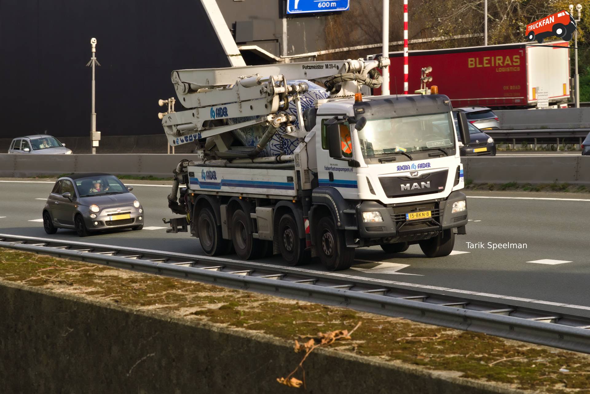 Faber Betonpompen B.V. MAN TGS 15-BKN-8 op de snelweg