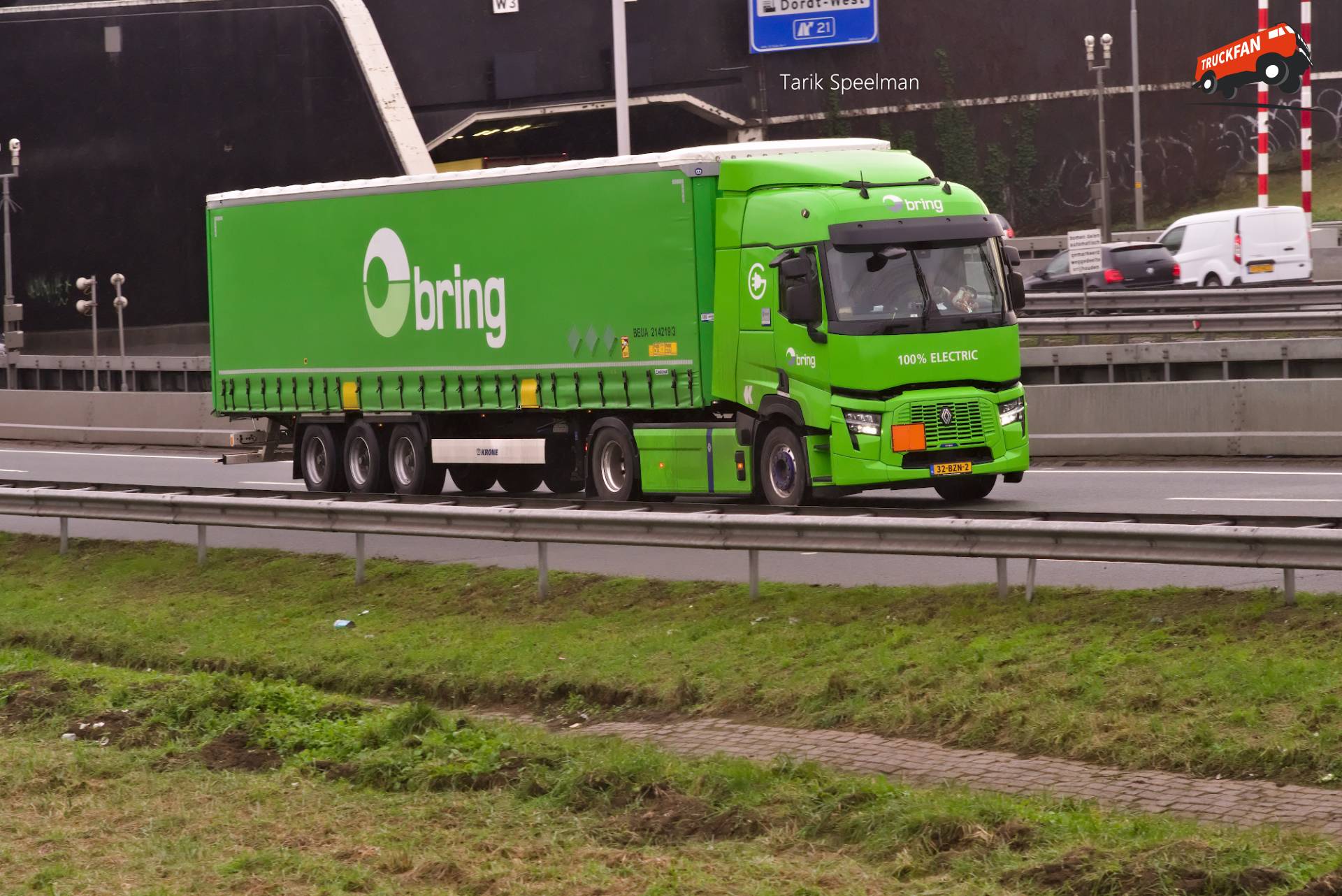 Renault T Electric vrachtwagen van Bring op de A16