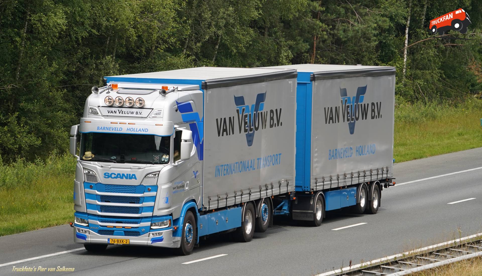 Scania S530 van Veluw op de A1 bij Oldenzaal