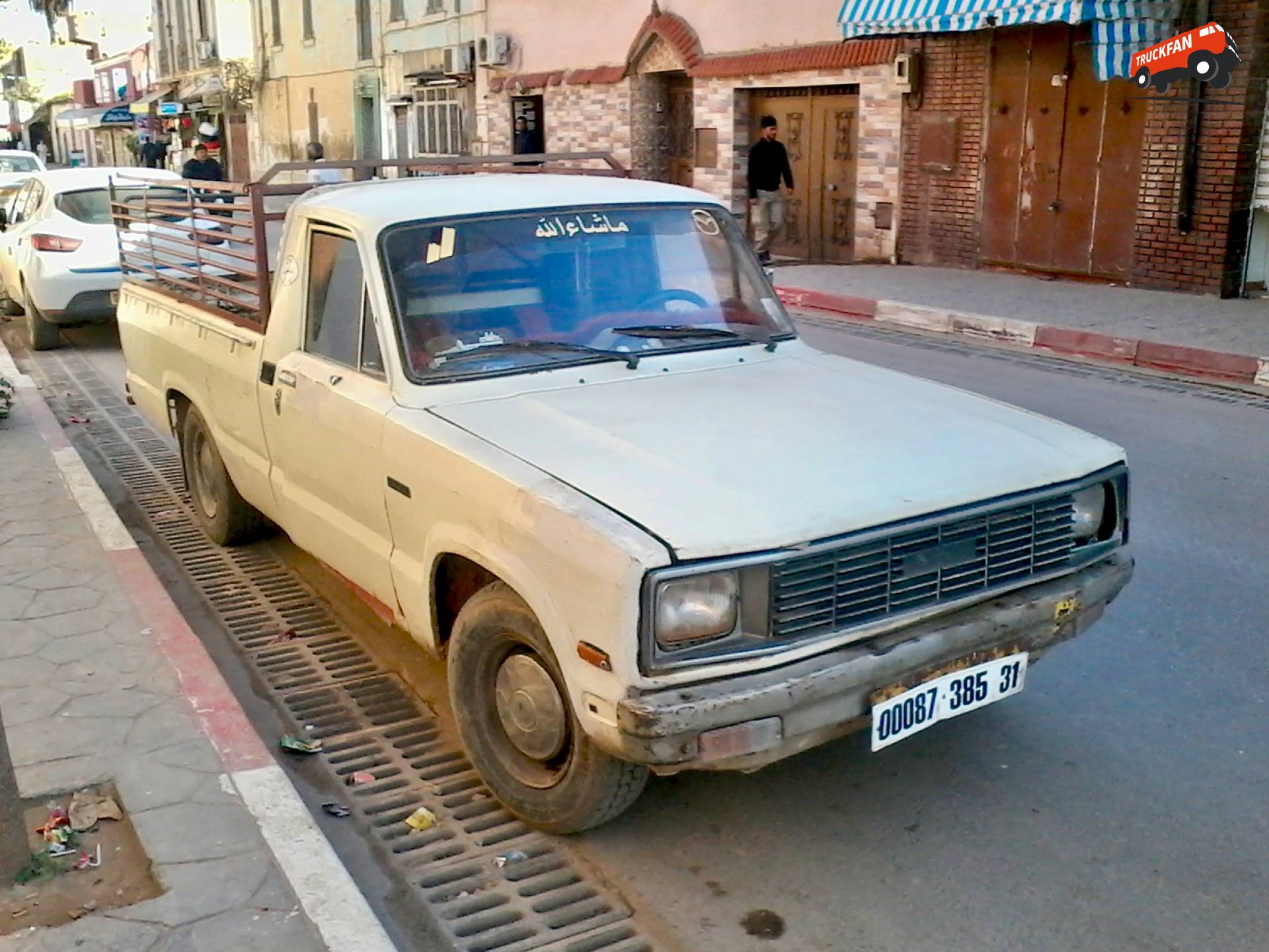 Mazda B1600 (UC) in Algerije januari 2017