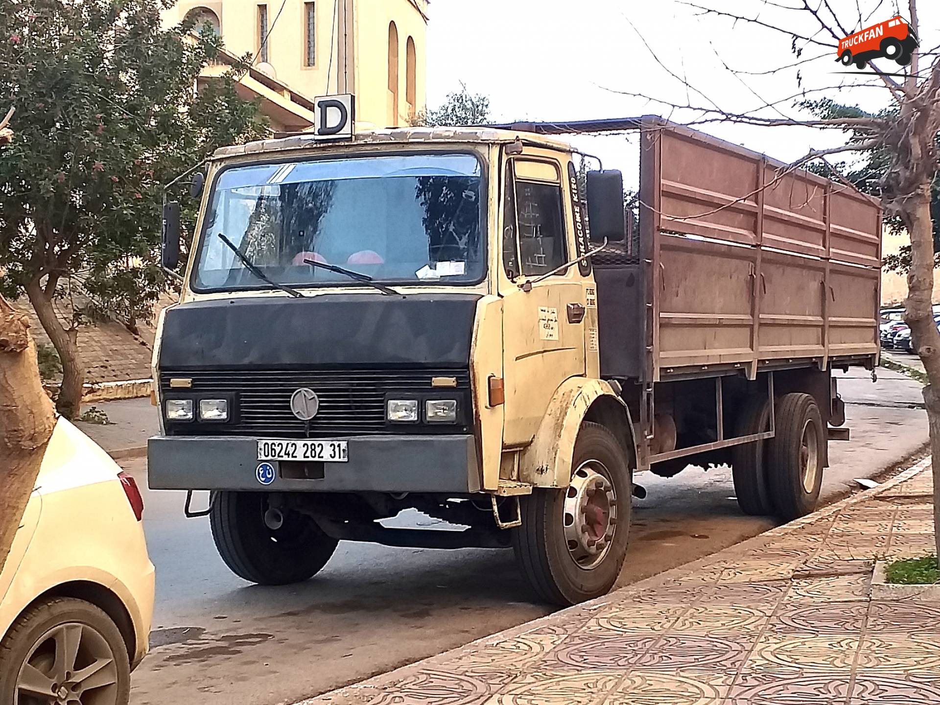 SNVI K120 Transportvoertuig in Algerije