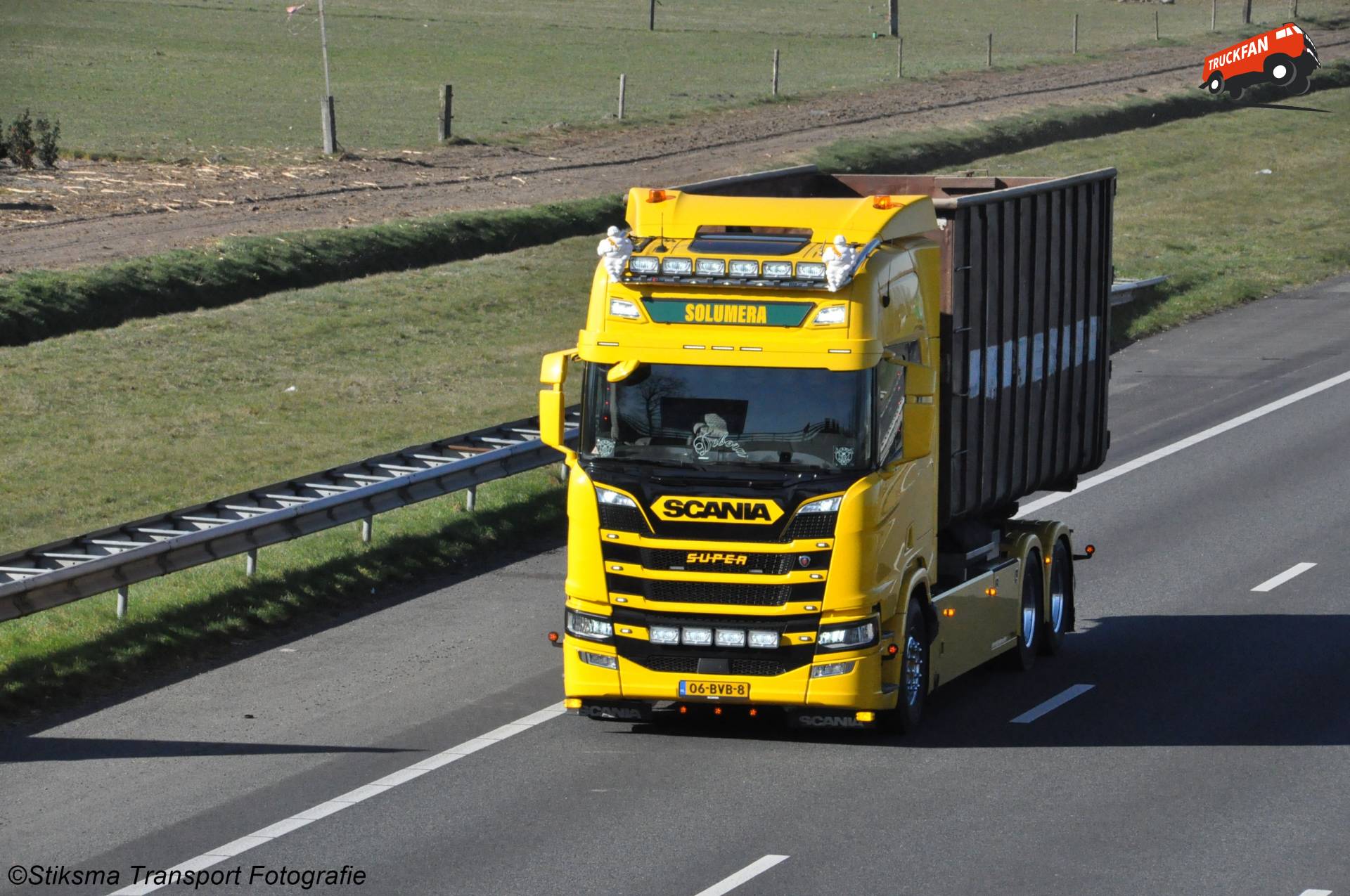 Scania Nextgen vrachtwagen met Haakarm Systeem van Solumera