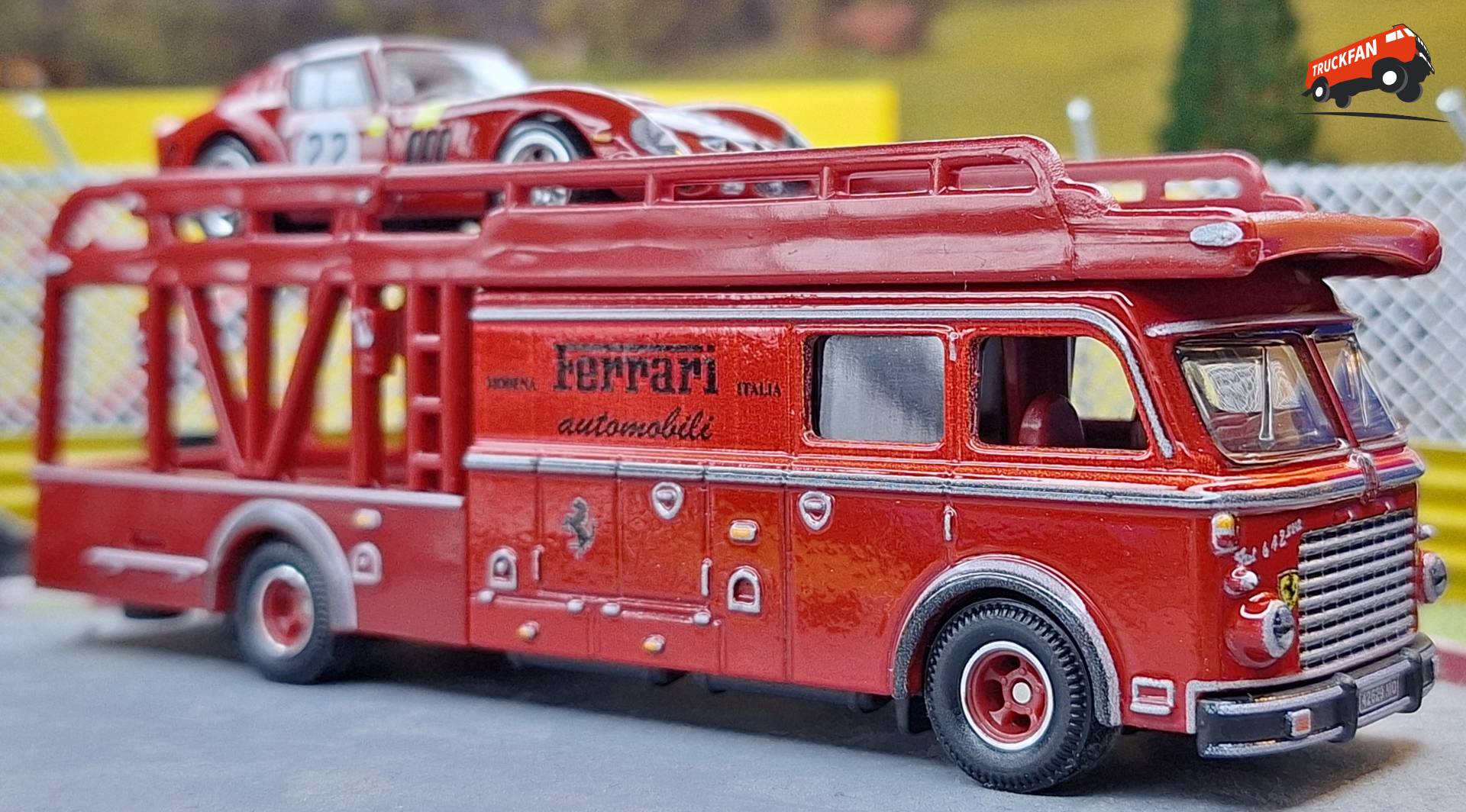 Hot Wheels Premium Fiat 642 RN2 Bartoletti Legendarische Raceautotransporter
