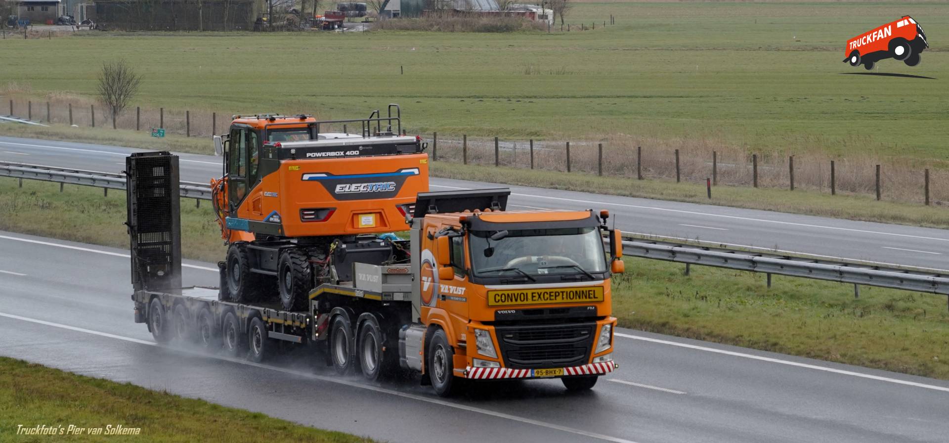 Volvo FM vrachtwagen op A6 Heideskar