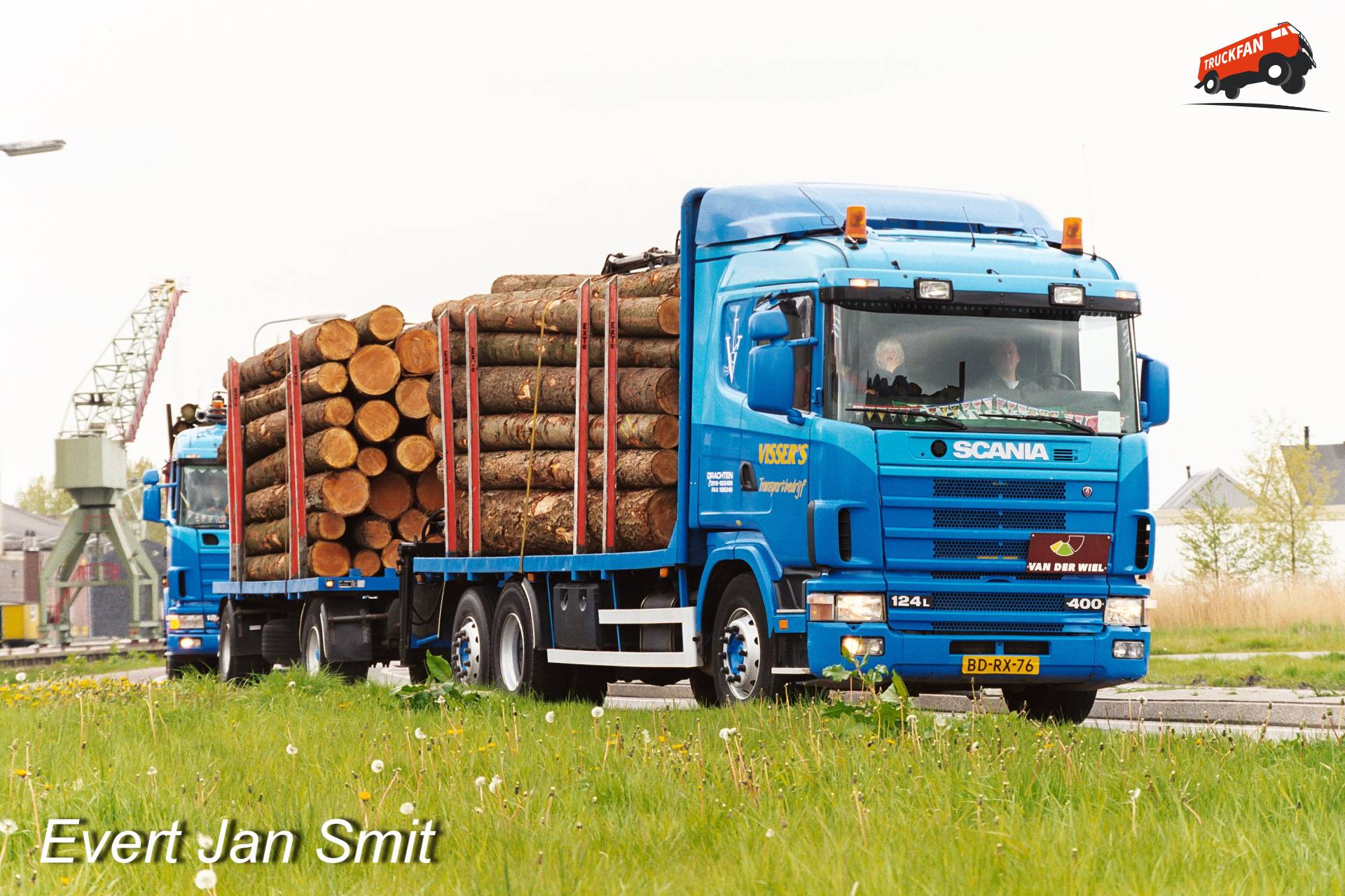 Vroege R124L-400 vrachtwagen van Visser