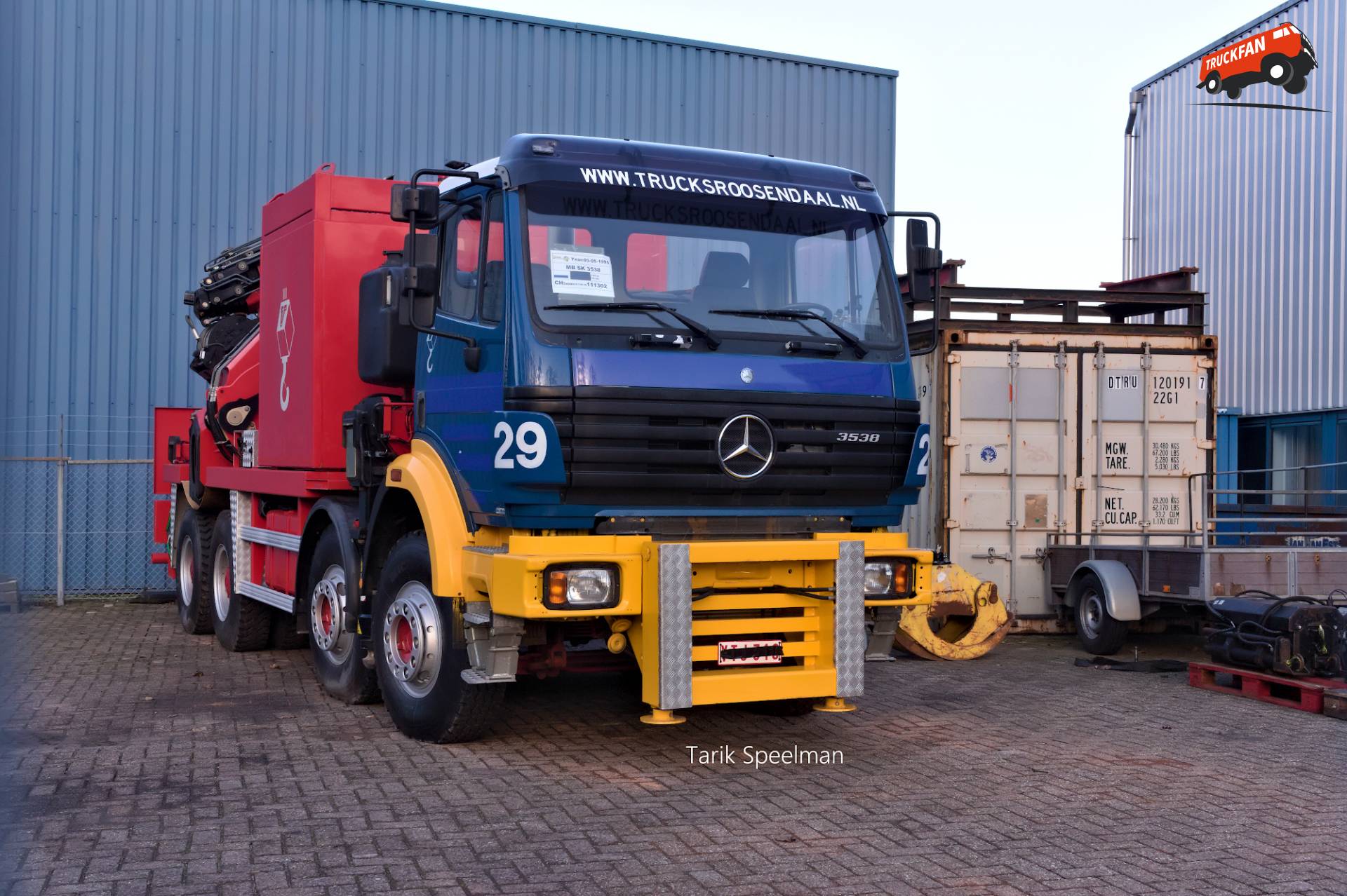Enorme Fassi kraan op een Mercedes-Benz SK chassis