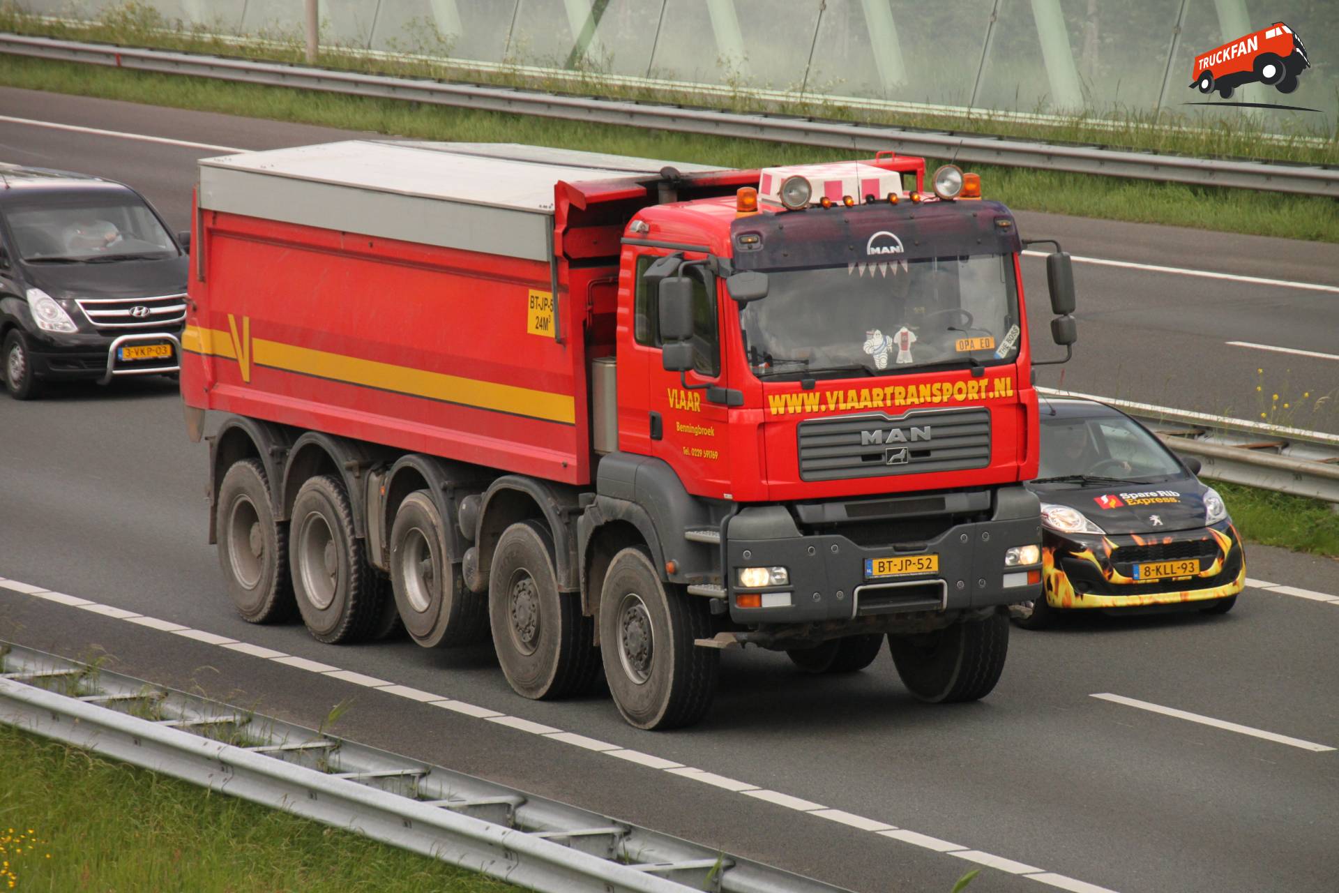 MAN TGA vrachtwagen bij Vlaar Groep op 12 mei 2014