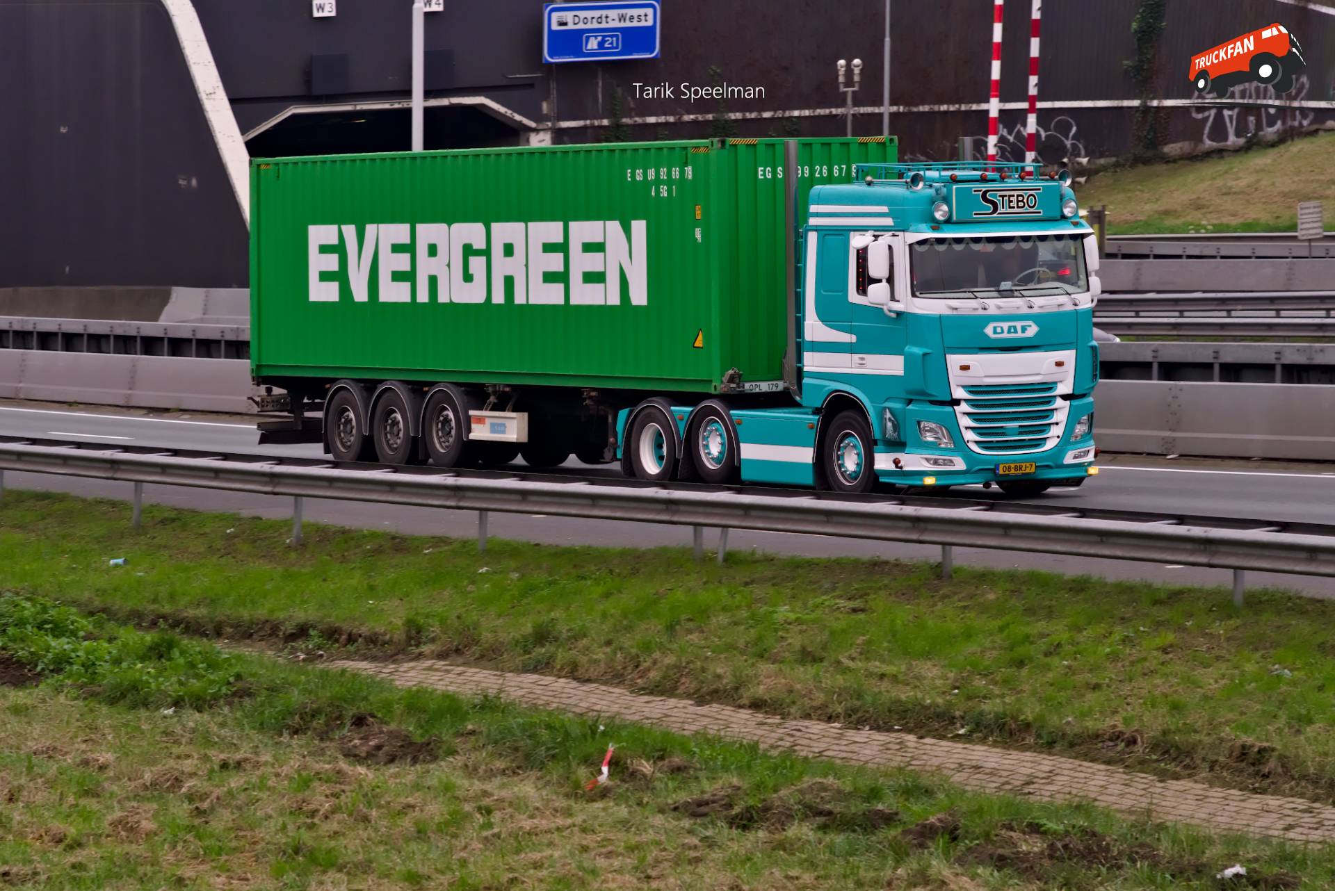 DAF XF Euro 6 van Stebo op de A16