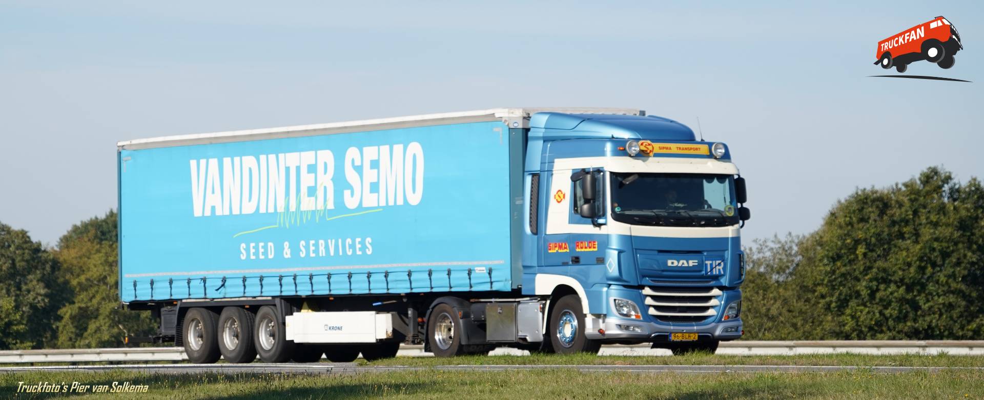 DAF XF vrachtwagen bij A28 Veeningen