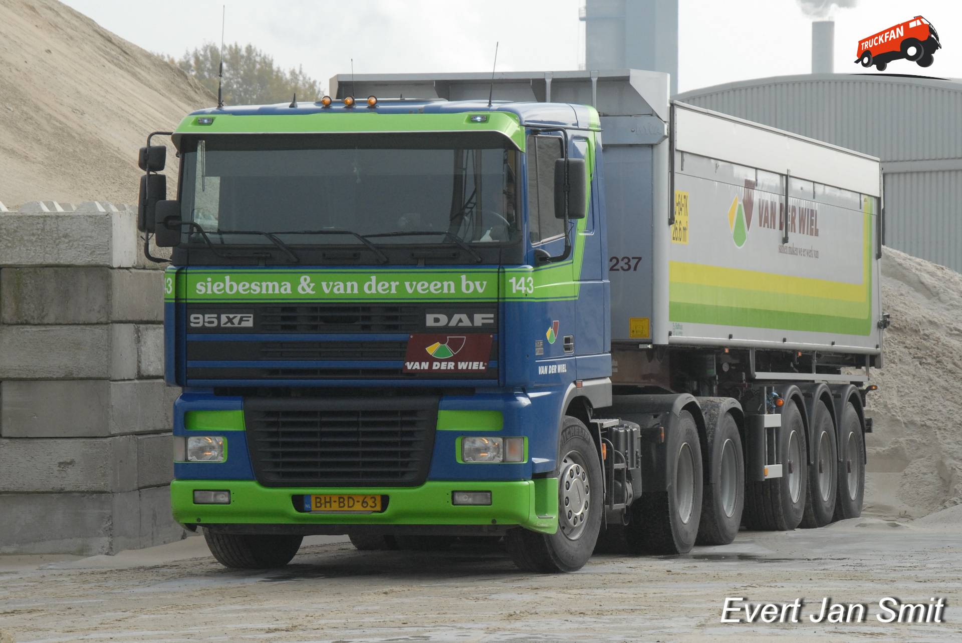 DAF FTS XF95 met Bulthuis kiep oplegger