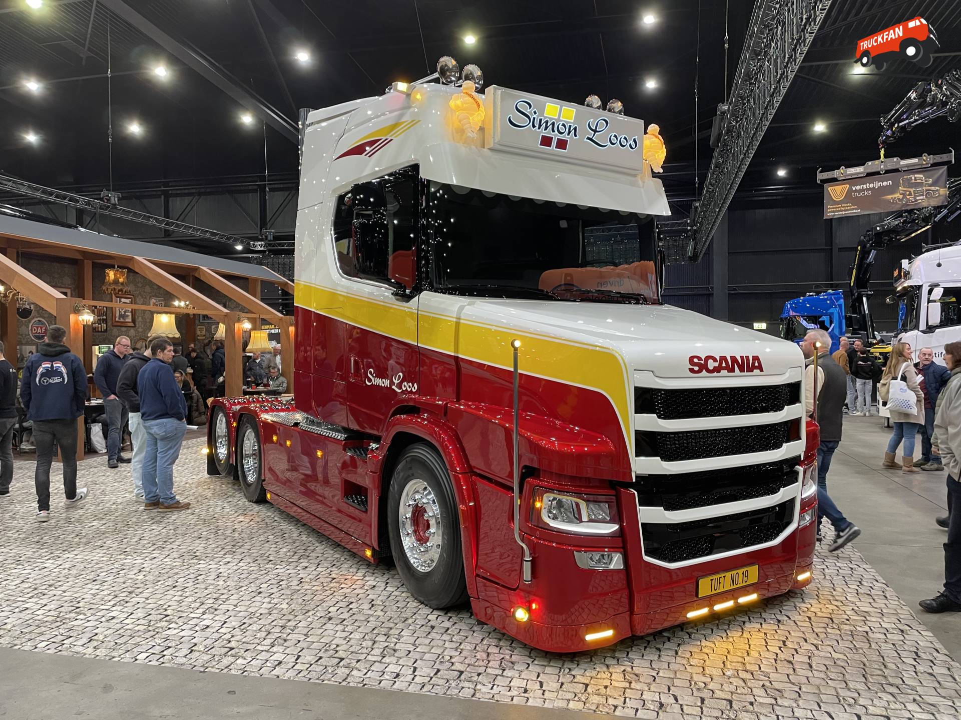 Scania bestelwagen van Simon Loos op Megatruckfestival in Den Bosch