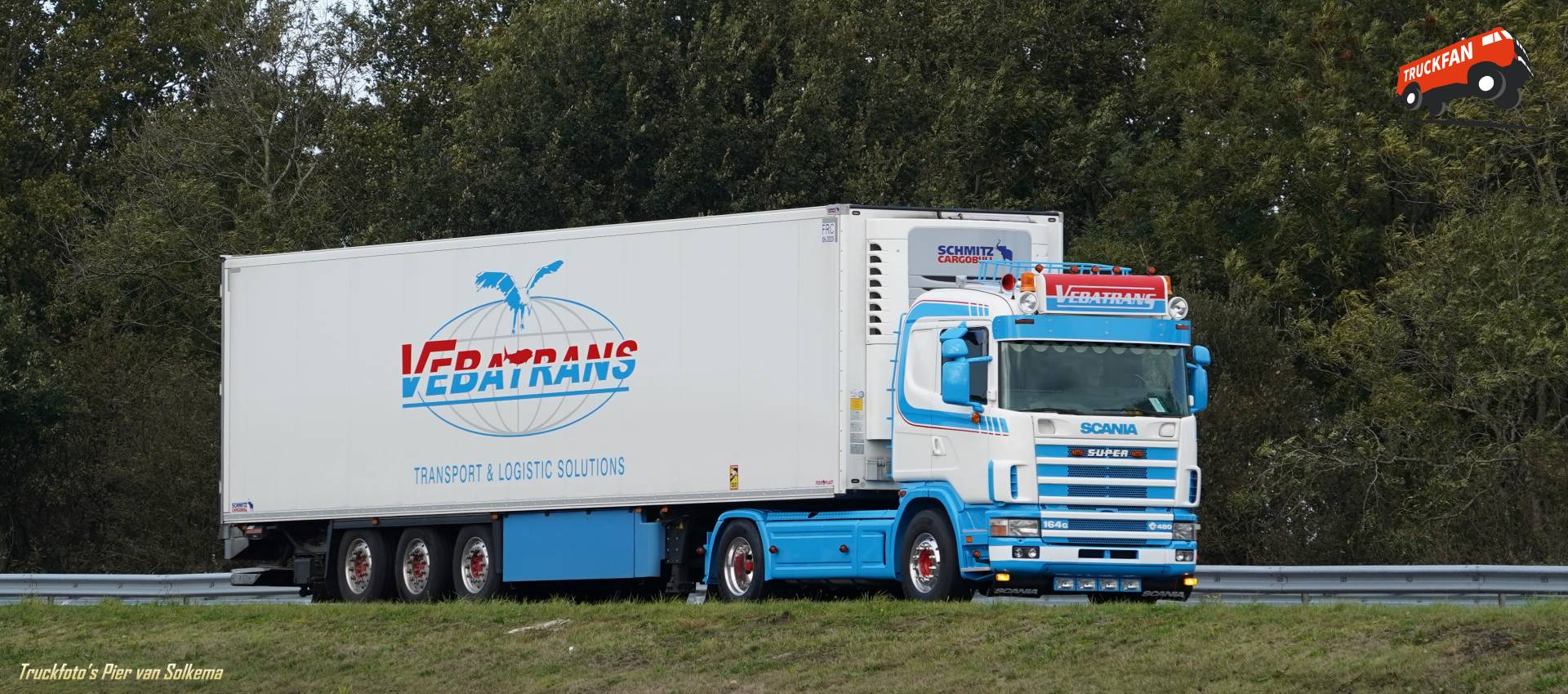 Scania 164G koeltransport op de A7 bij Sneek