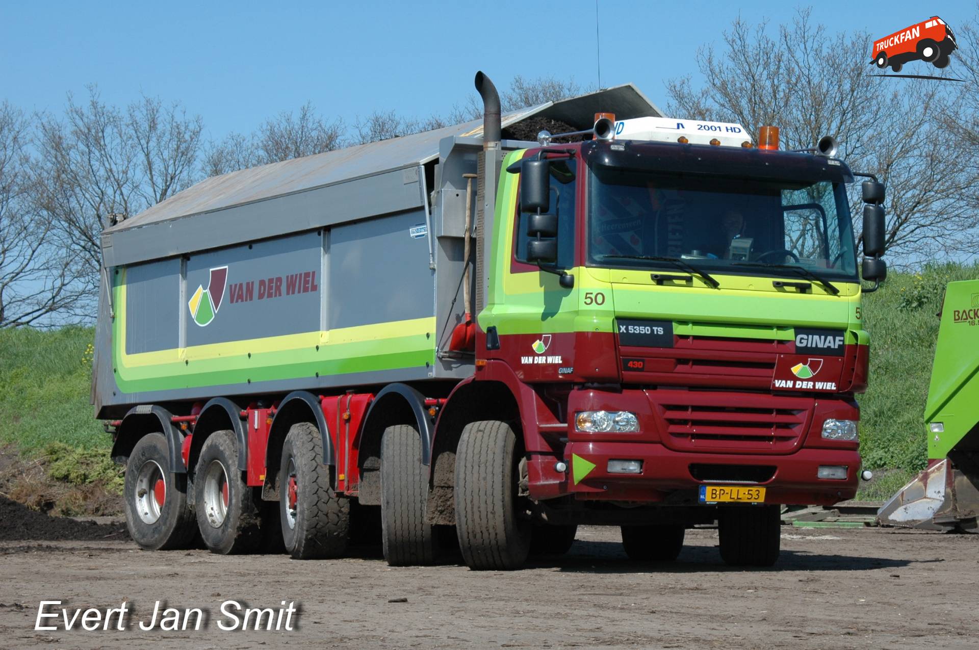 Wagen 50 geladen met gecomposteerde grond in april 2005