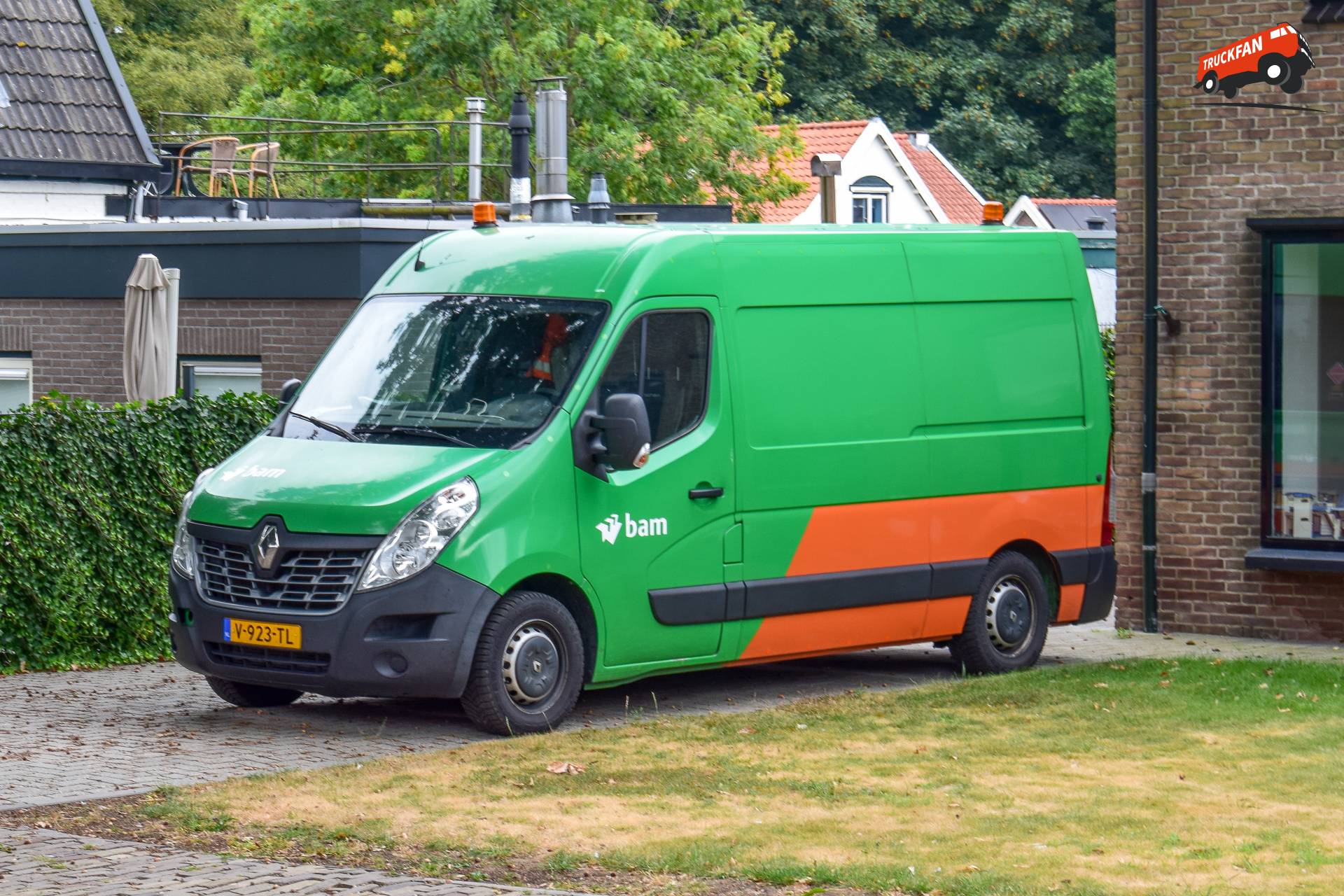 Renault Master T35 2.3 dCi L2H2 BAM Groep