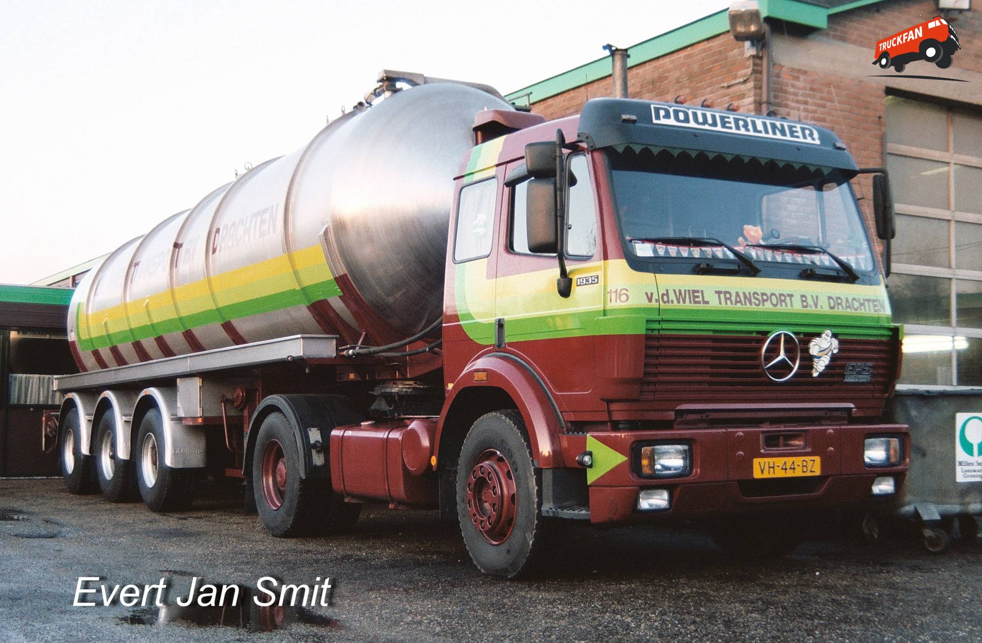 Mercedes 1935 met tankoplegger