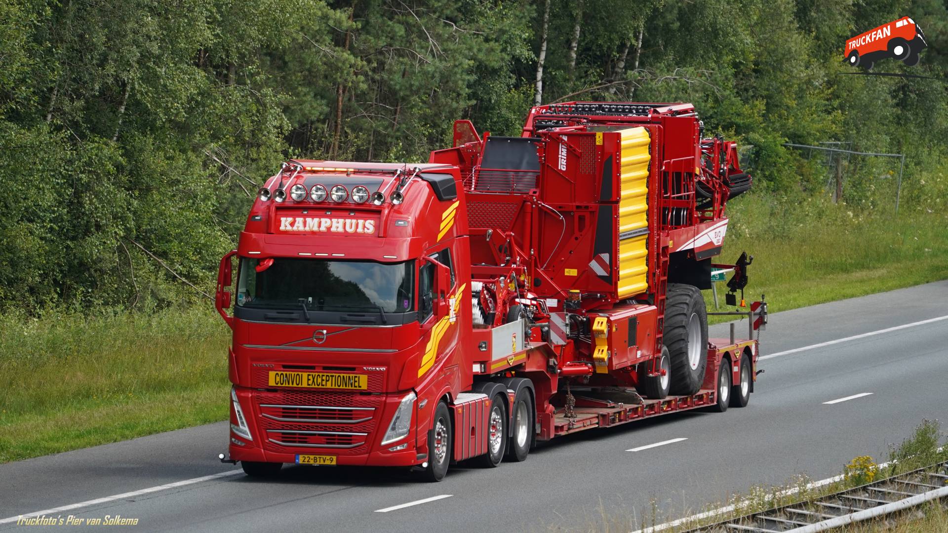 Volvo FH5 van Kamphuis op de A1 bij Oldenzaa