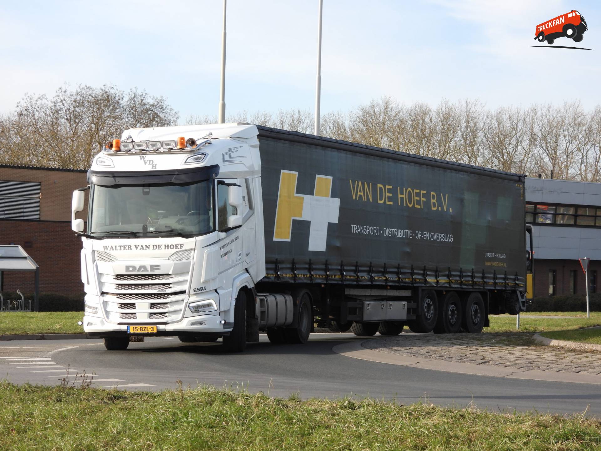 DAF XF 480 FT truck op het Lopikerplein bij Schoonhoven