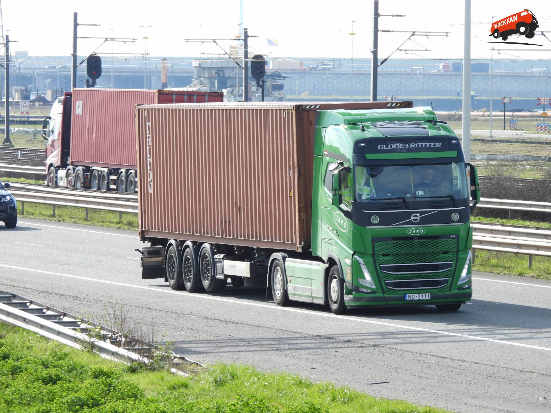 Volvo FH13 460 4x2 truck belonging to Jaro from Latvia on the N15 near ...