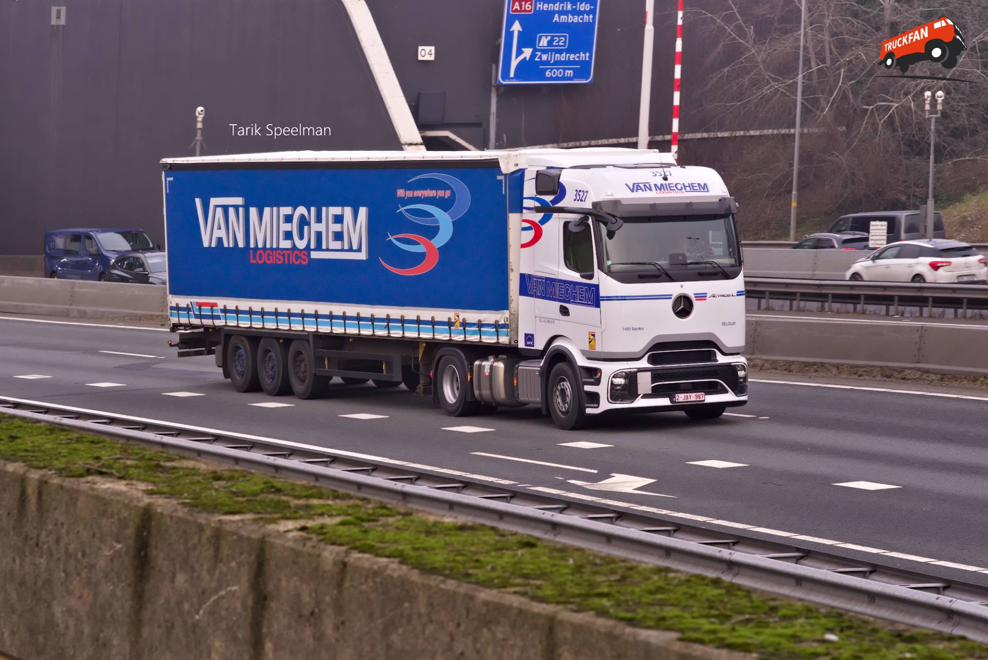 Mercedes-Benz Actros L ProCabin truck on the A16