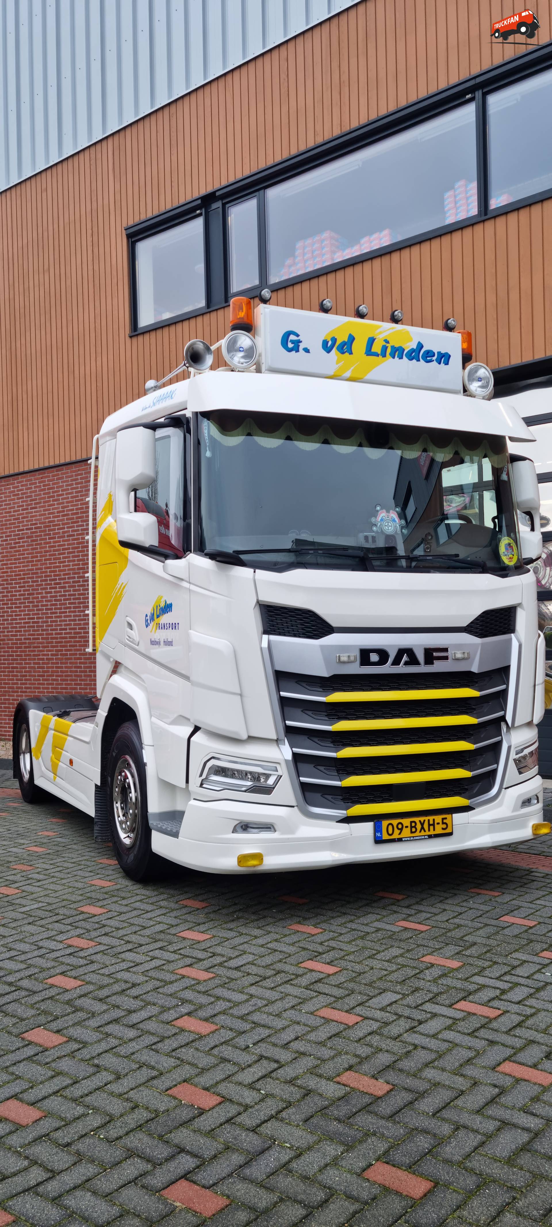 G. van der Linden Transport met DAF XF op Tekno Oliebollendag