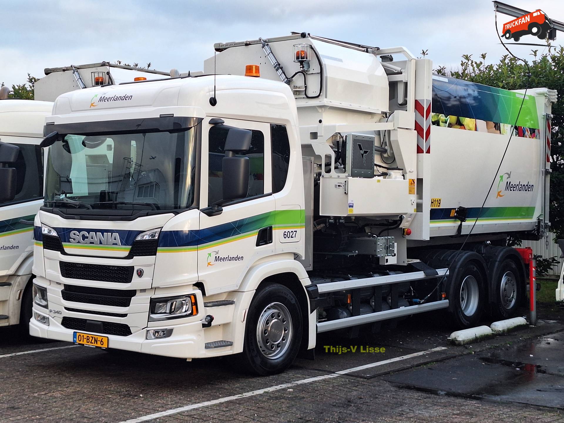 Scania P340 CNG vuilniswagen van De Meerlanden in actie