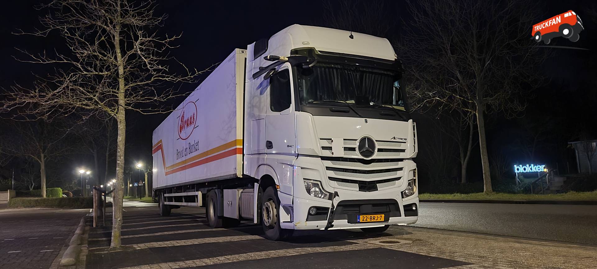 Mercedes-Benz Actros vrachtwagen in actie bij Braas Banket