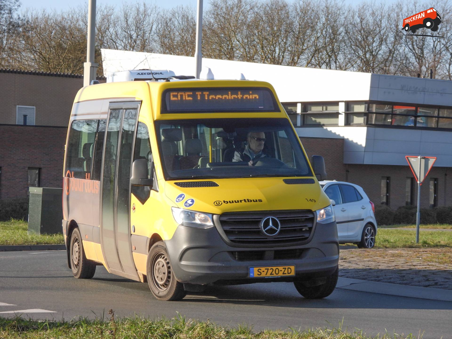 Keolis 149: Mercedes-Benz Sprinter met VDL MidCity opbouw in Schoonhoven
