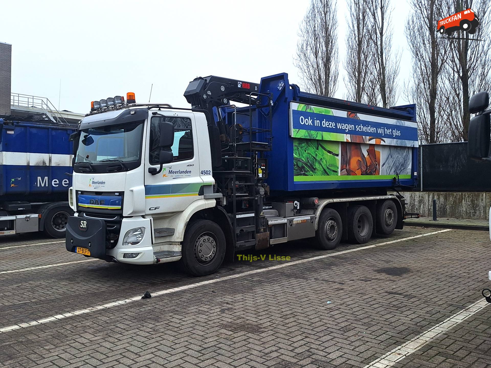 DAF CF Haakarmvoertuig van De Meerlanden in actie bij Rijsenhout