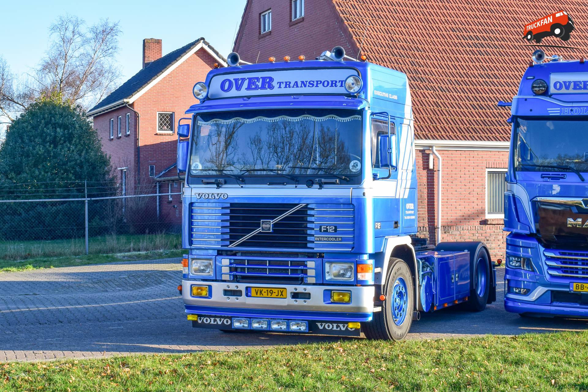 Volvo F12 truck van Over Transport in Emmer Compascuum
