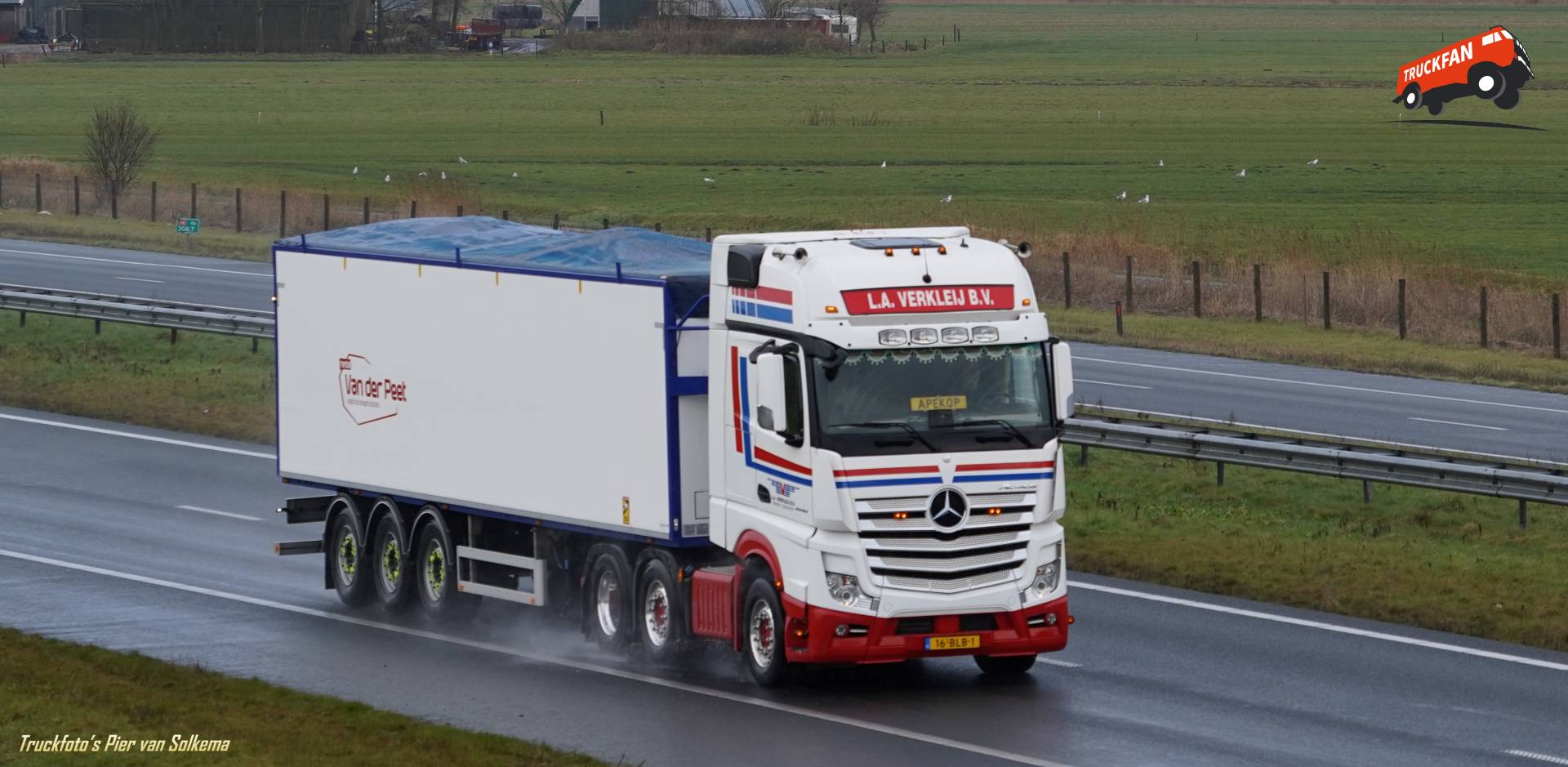 Mercedes Benz Actros truck on the A6 Heideskar