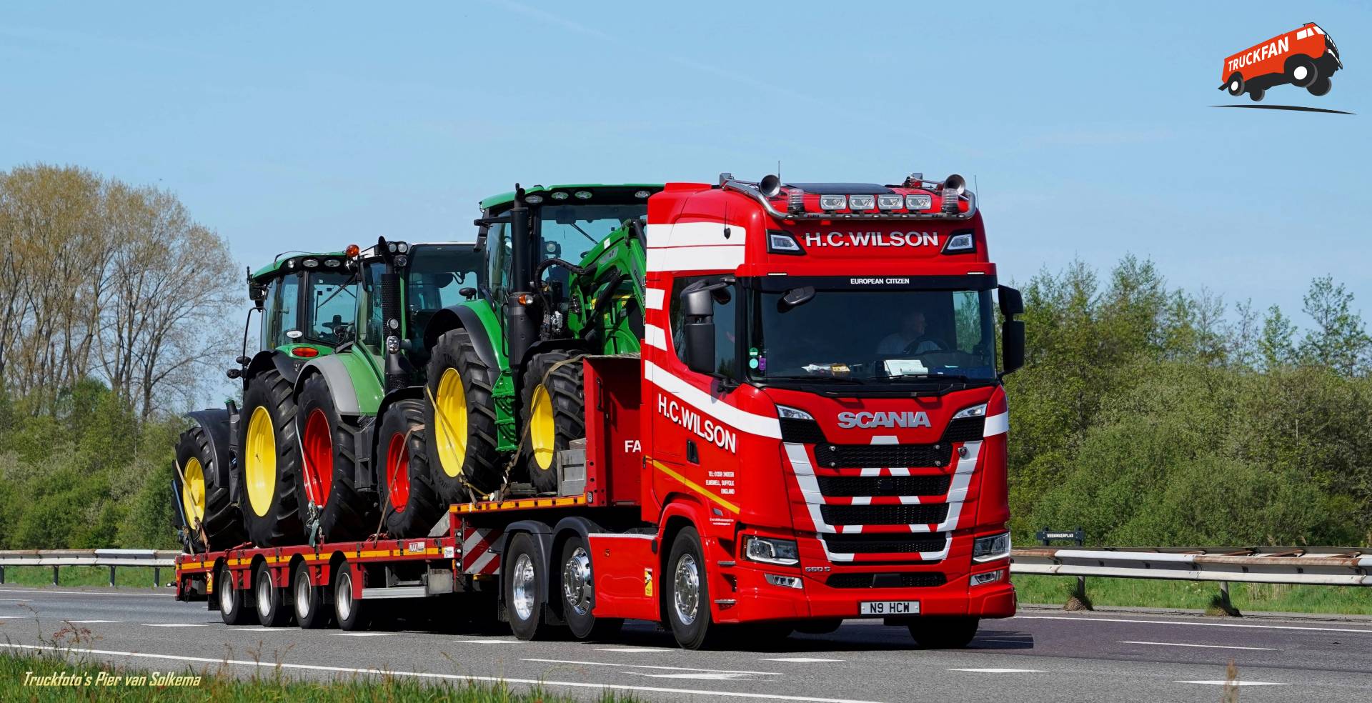 Scania 560S van Wilson op de A28 bij Veeningen