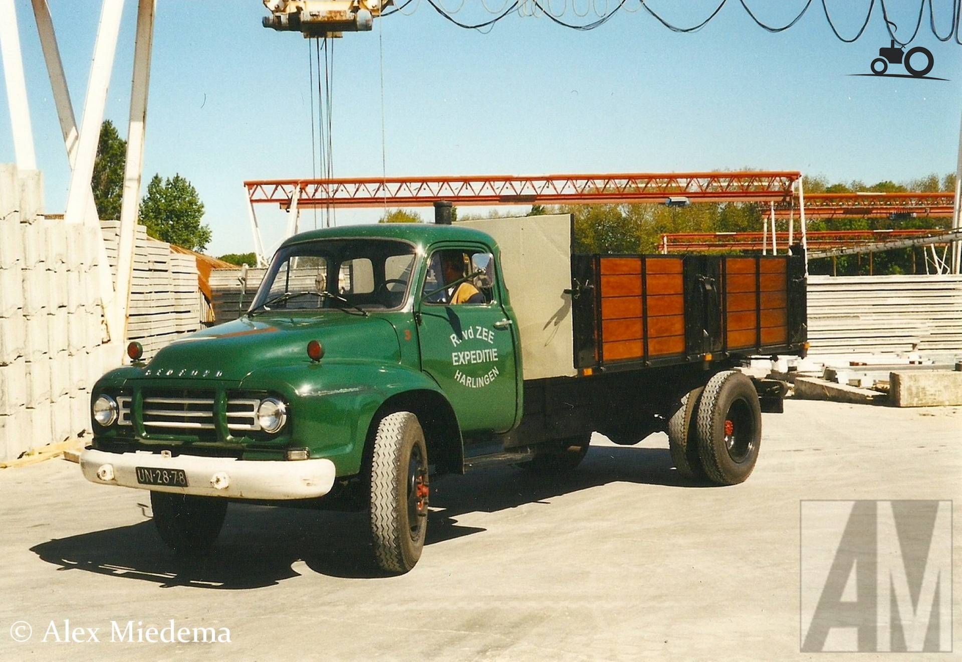 Bedford J5