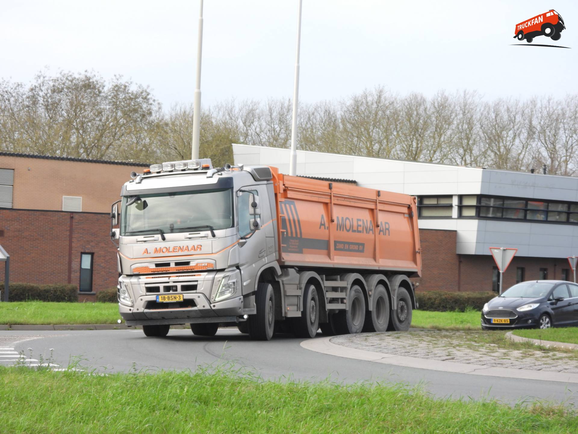 Volvo FMX 500 10x4-6 bij Lopikerplein Schoonhoven