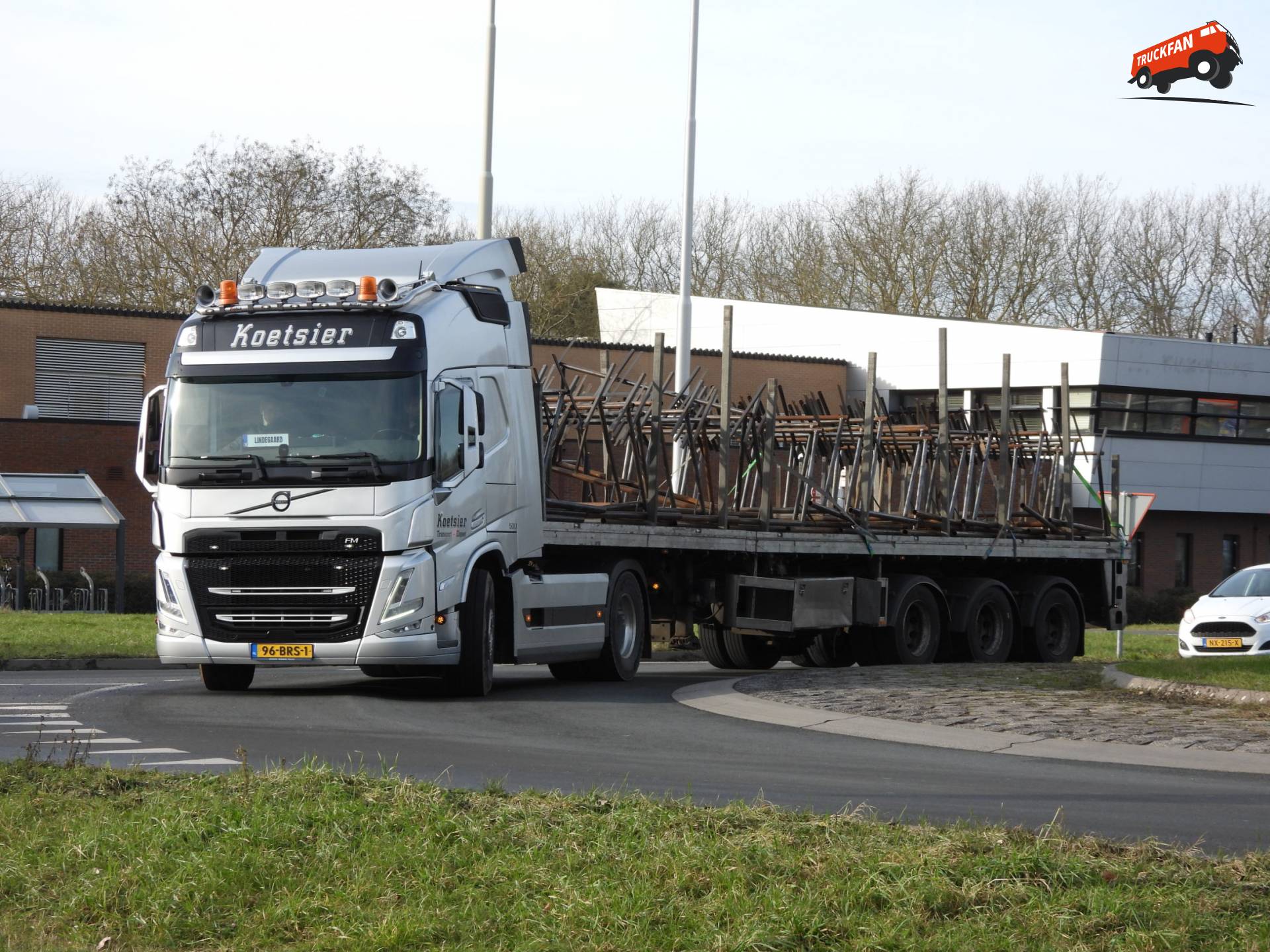 Volvo FM13 500 4x2 truck from Koetsier Transport at Lopikerplein