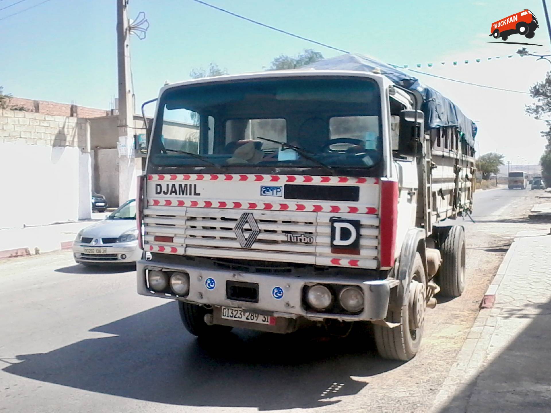 Renault G vrachtwagen gespot op Algerijnse wegen