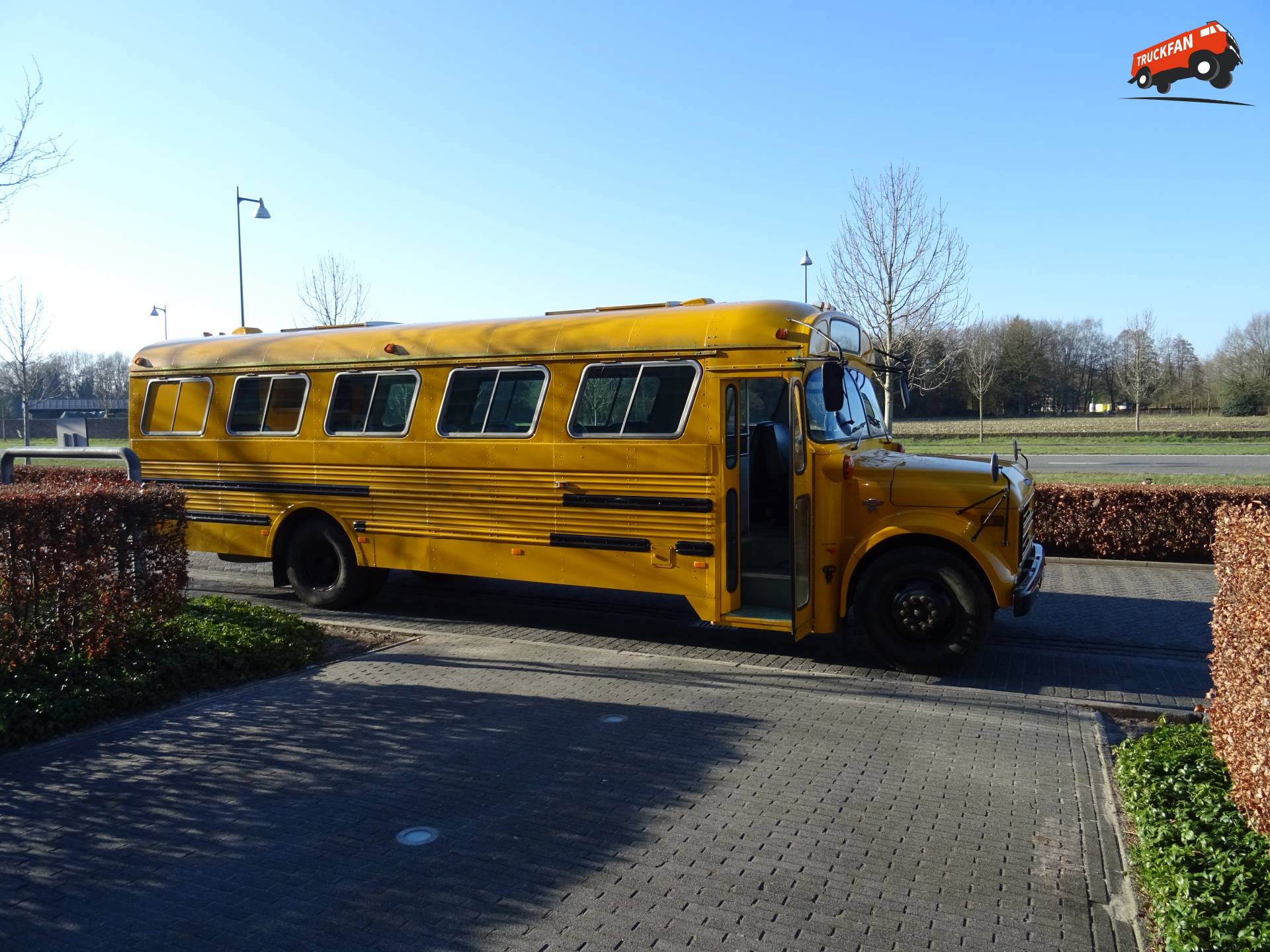 Chevrolet schoolbus