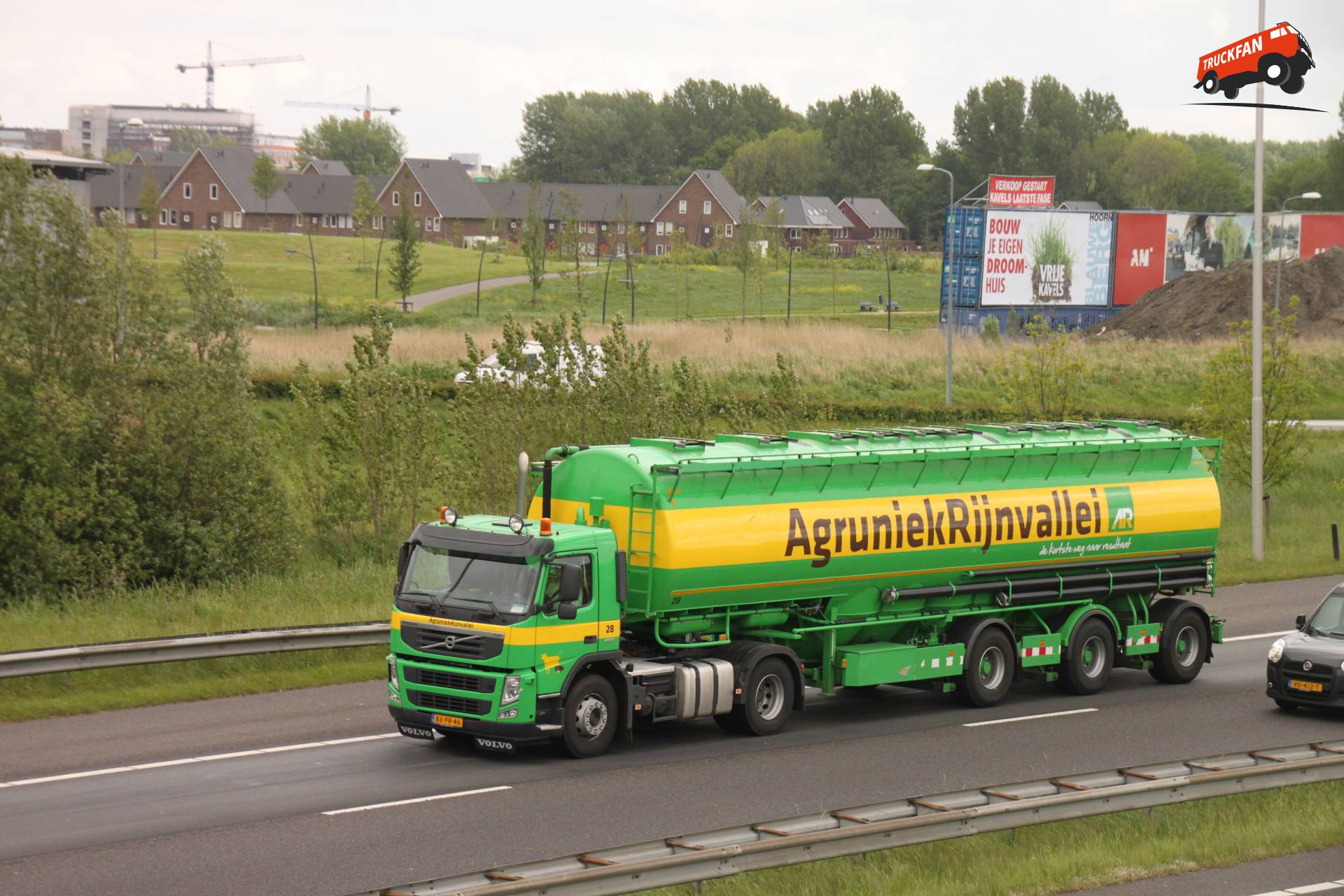 Volvo FH vrachtwagen van Agruniek Rijnvallei in actie